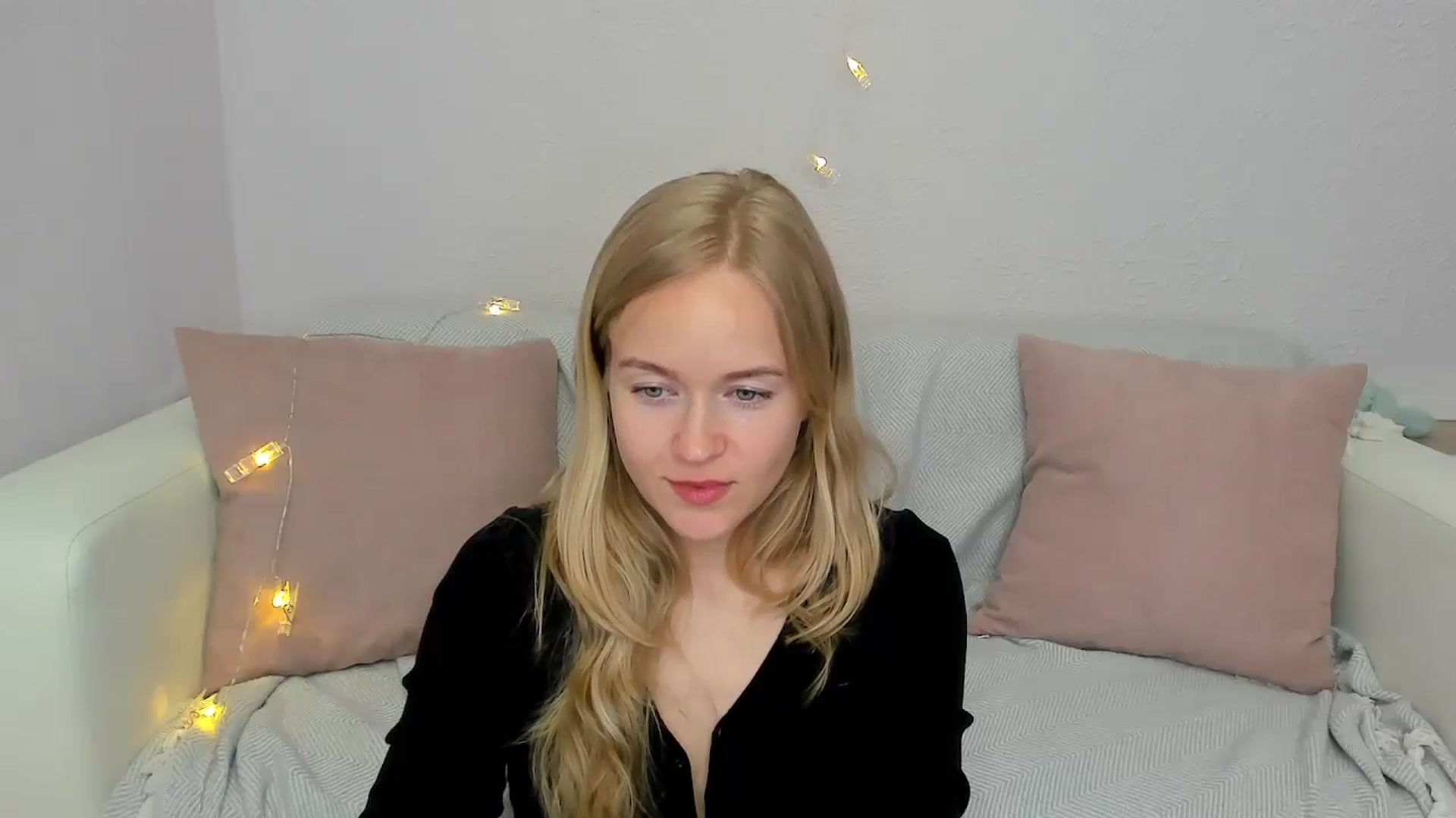 Gallery image thumbnail from Angel_Kristy's myfreecams stream on, 05/31/2024, 06:54 image 18 of 20