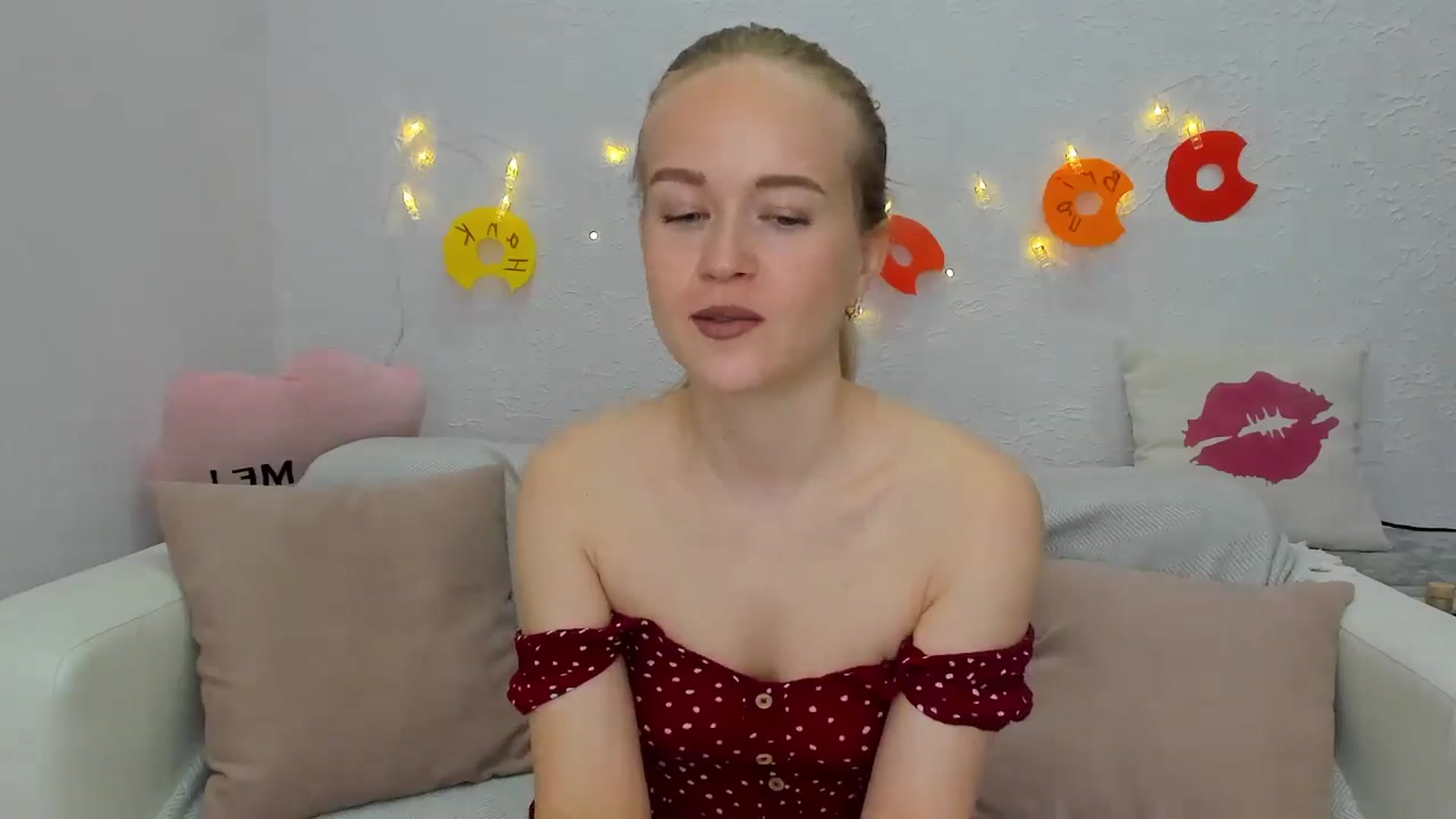 Gallery image thumbnail from Angel_Kristy's myfreecams stream on, 06/10/2024, 01:47 image 12 of 20
