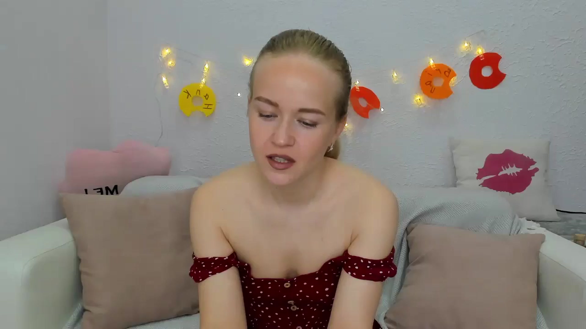 Gallery image thumbnail from Angel_Kristy's myfreecams stream on, 06/10/2024, 01:47 image 11 of 20