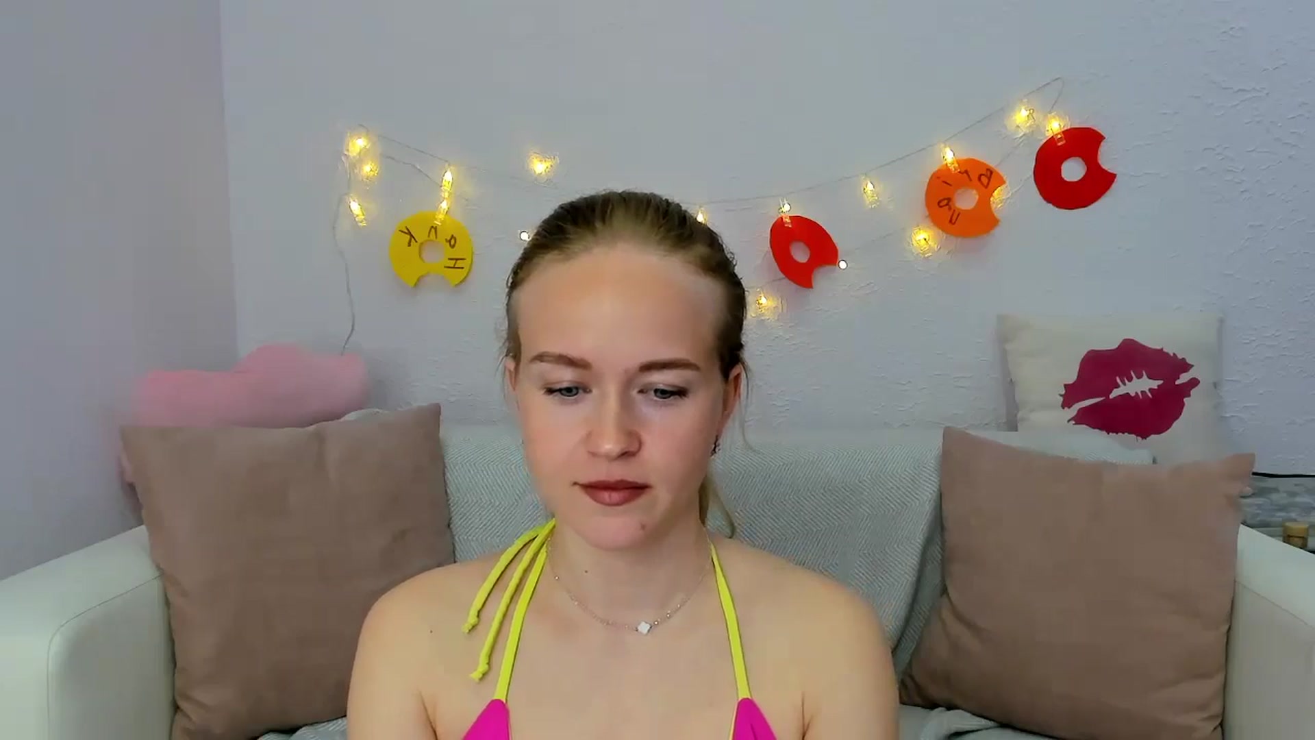 Gallery image thumbnail from Angel_Kristy's myfreecams stream on, 06/10/2024, 05:07 image 6 of 20