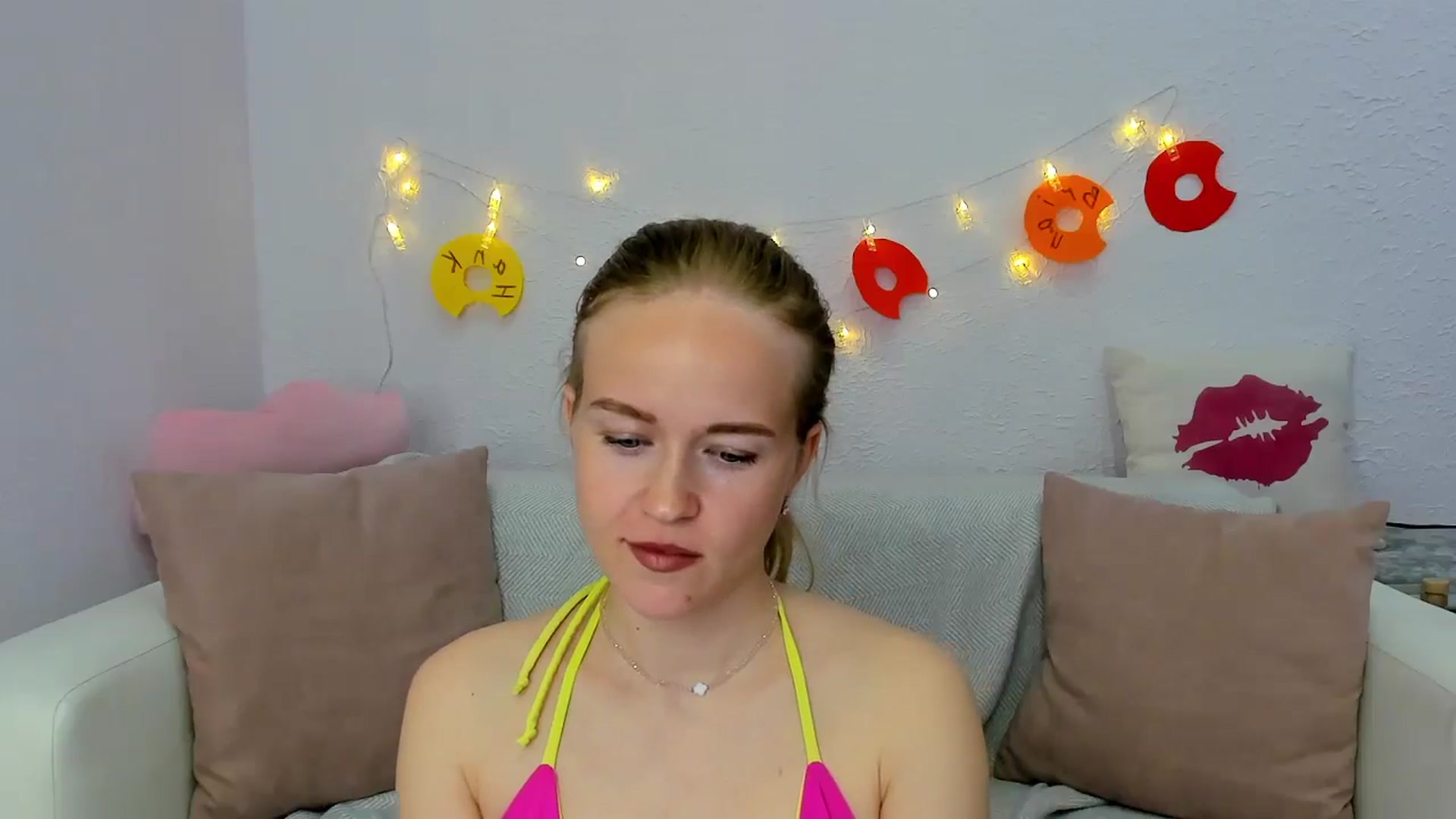 Gallery image thumbnail from Angel_Kristy's myfreecams stream on, 06/10/2024, 05:07 image 8 of 20