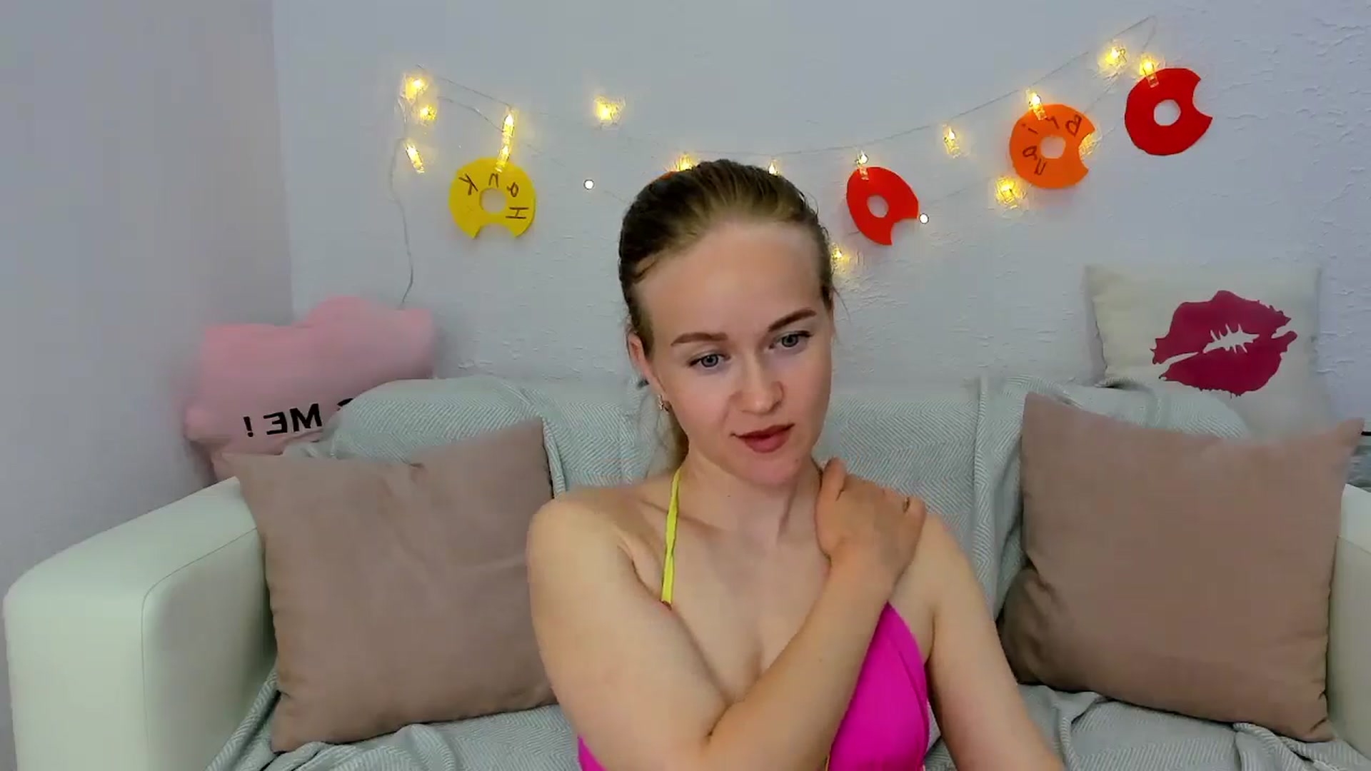 Gallery image thumbnail from Angel_Kristy's myfreecams stream on, 06/10/2024, 06:53 image 14 of 20