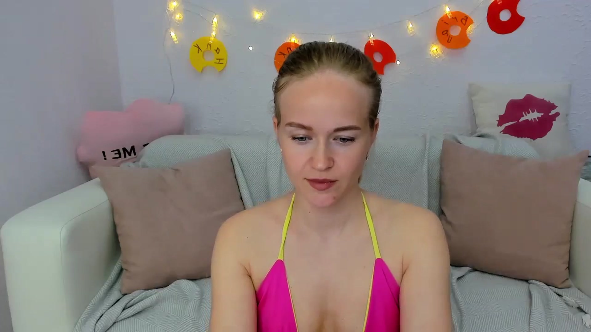 Gallery image thumbnail from Angel_Kristy's myfreecams stream on, 06/10/2024, 06:53 image 4 of 20