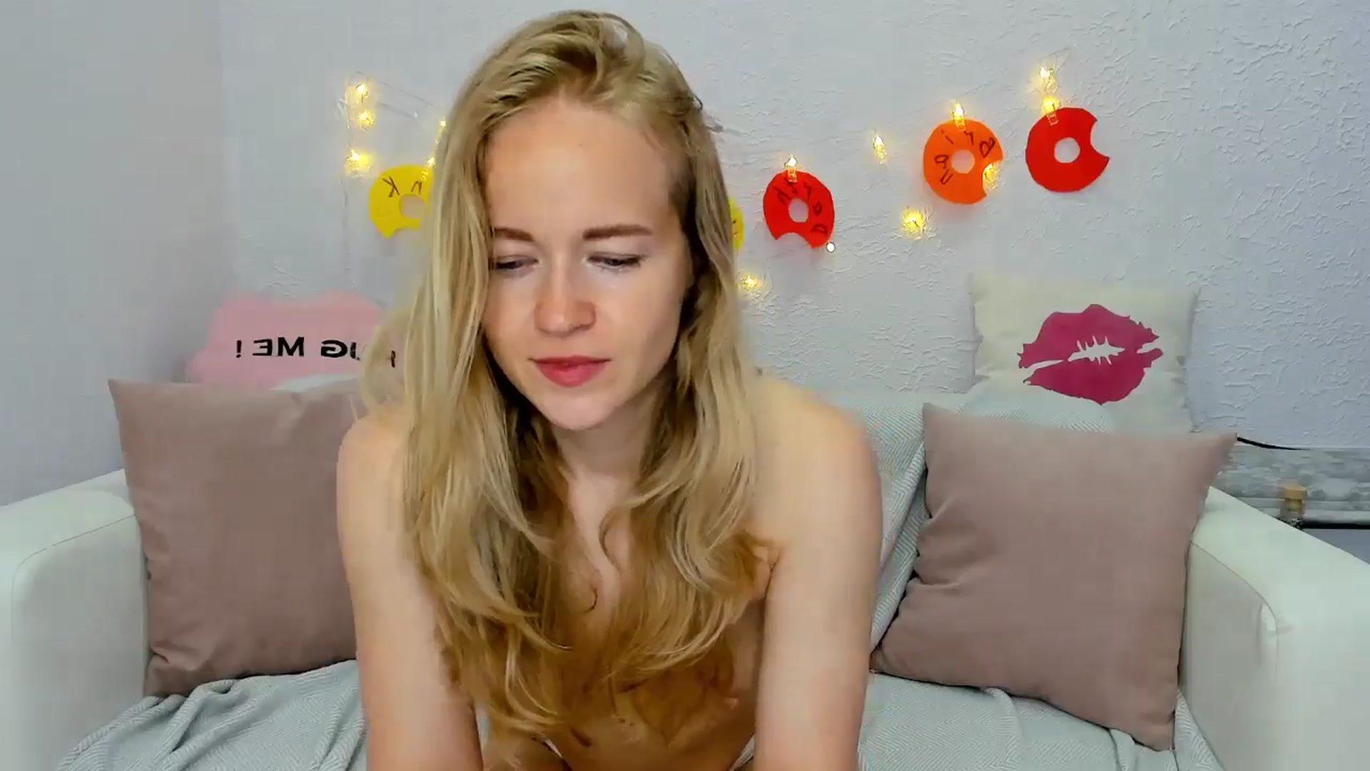 Gallery image thumbnail from Angel_Kristy's myfreecams stream on, 06/15/2024, 01:58 image 17 of 20
