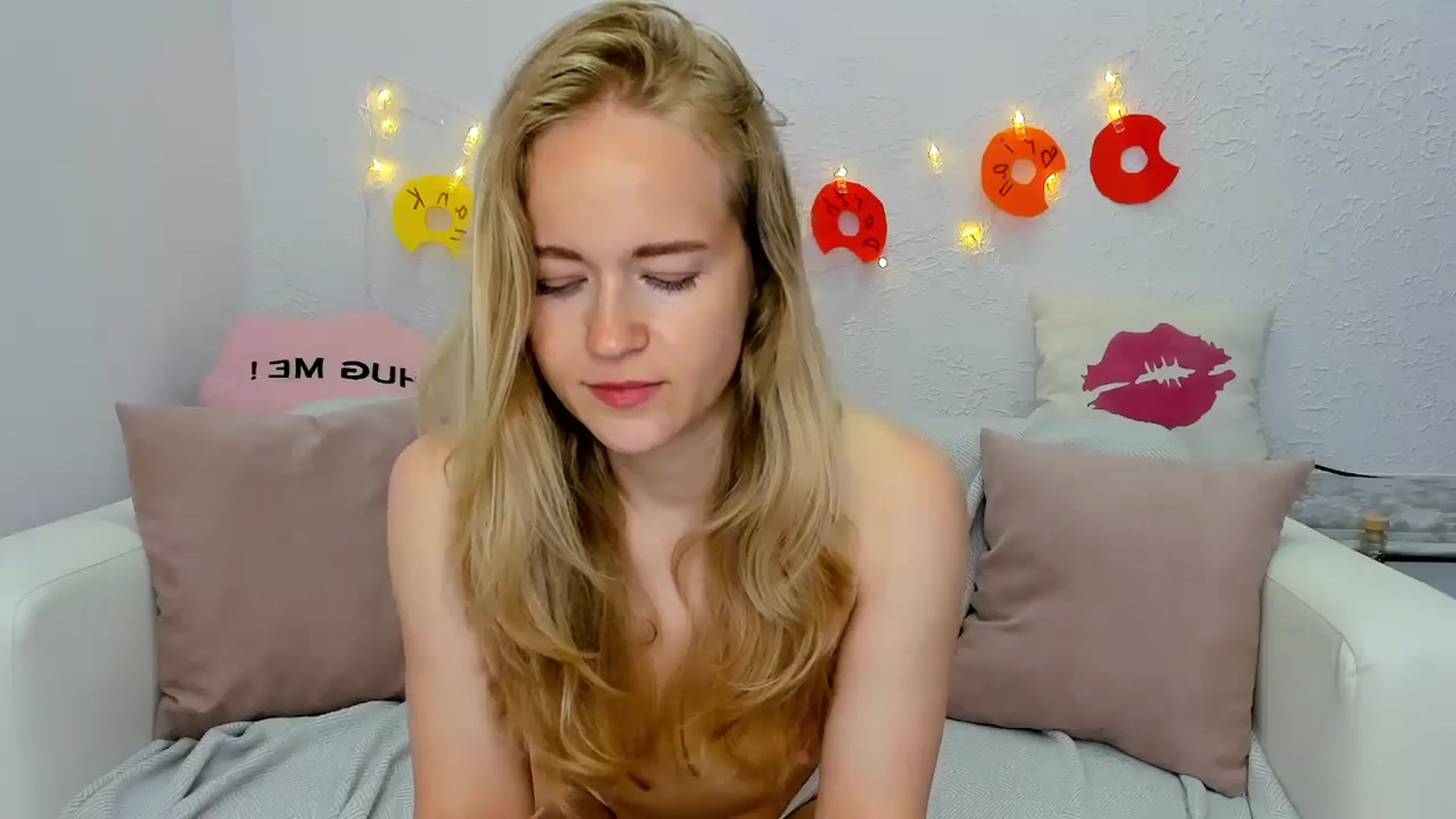 Gallery image thumbnail from Angel_Kristy's myfreecams stream on, 06/15/2024, 01:58 image 13 of 20