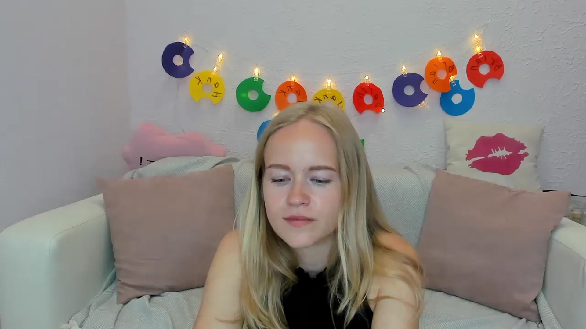 Gallery image thumbnail from Angel_Kristy's myfreecams stream on, 06/19/2024, 02:33 image 13 of 20
