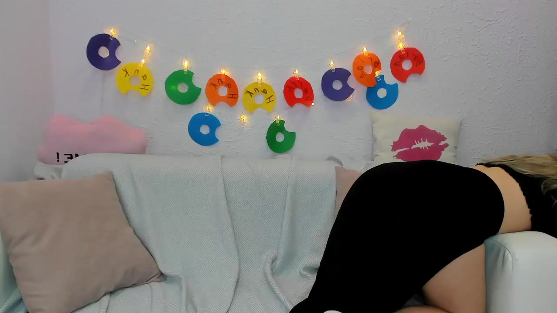 Gallery image thumbnail from Angel_Kristy's myfreecams stream on, 06/19/2024, 06:29 image 5 of 20