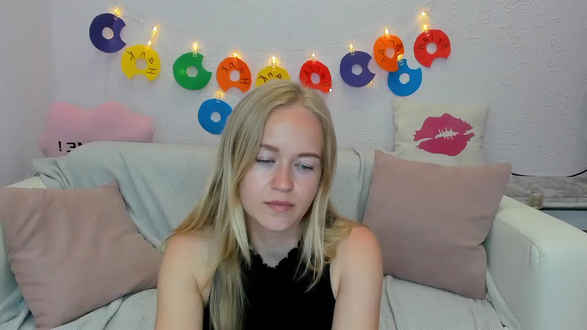 Gallery image thumbnail from Angel_Kristy's myfreecams stream on, 06/19/2024, 06:29 image 11 of 20