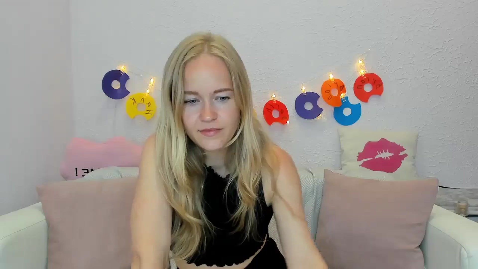 Gallery image thumbnail from Angel_Kristy's myfreecams stream on, 06/19/2024, 06:29 image 20 of 20