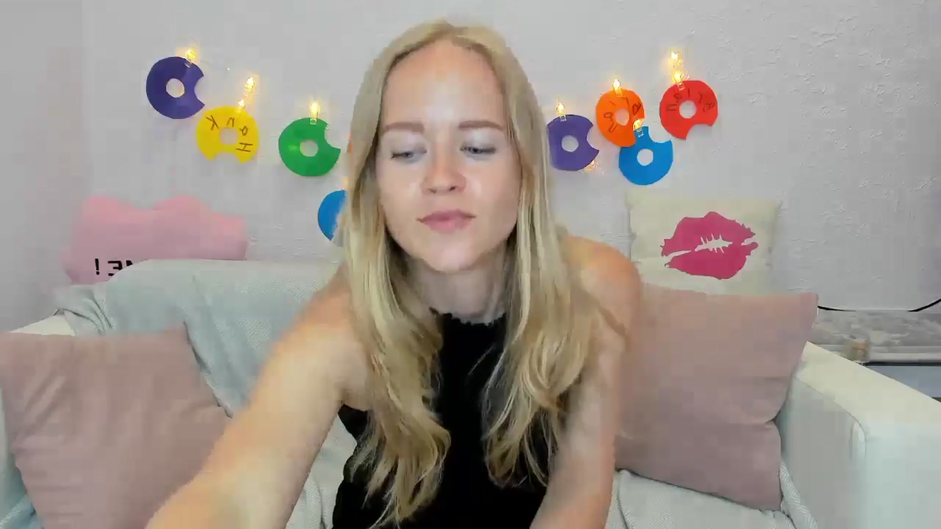 Gallery image thumbnail from Angel_Kristy's myfreecams stream on, 06/19/2024, 06:29 image 9 of 20