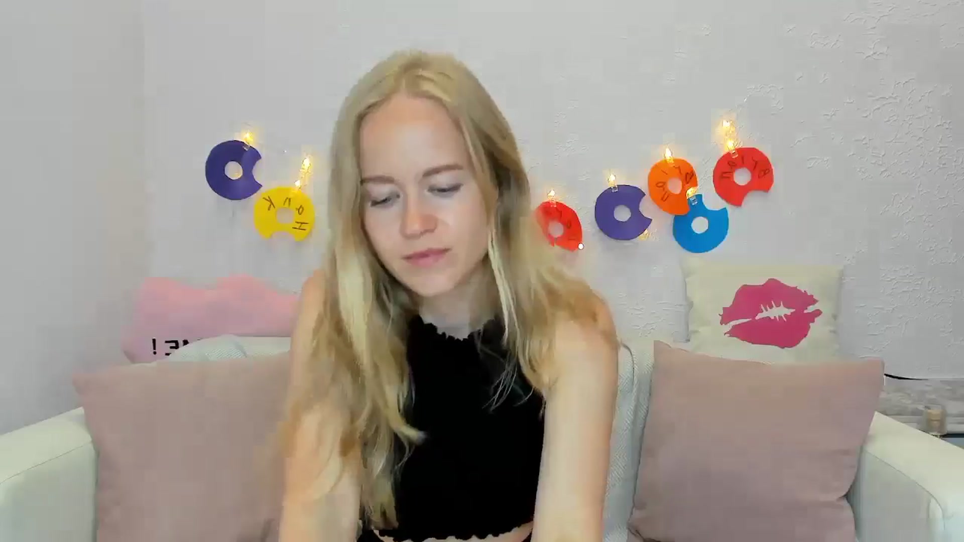 Gallery image thumbnail from Angel_Kristy's myfreecams stream on, 06/19/2024, 06:29 image 14 of 20