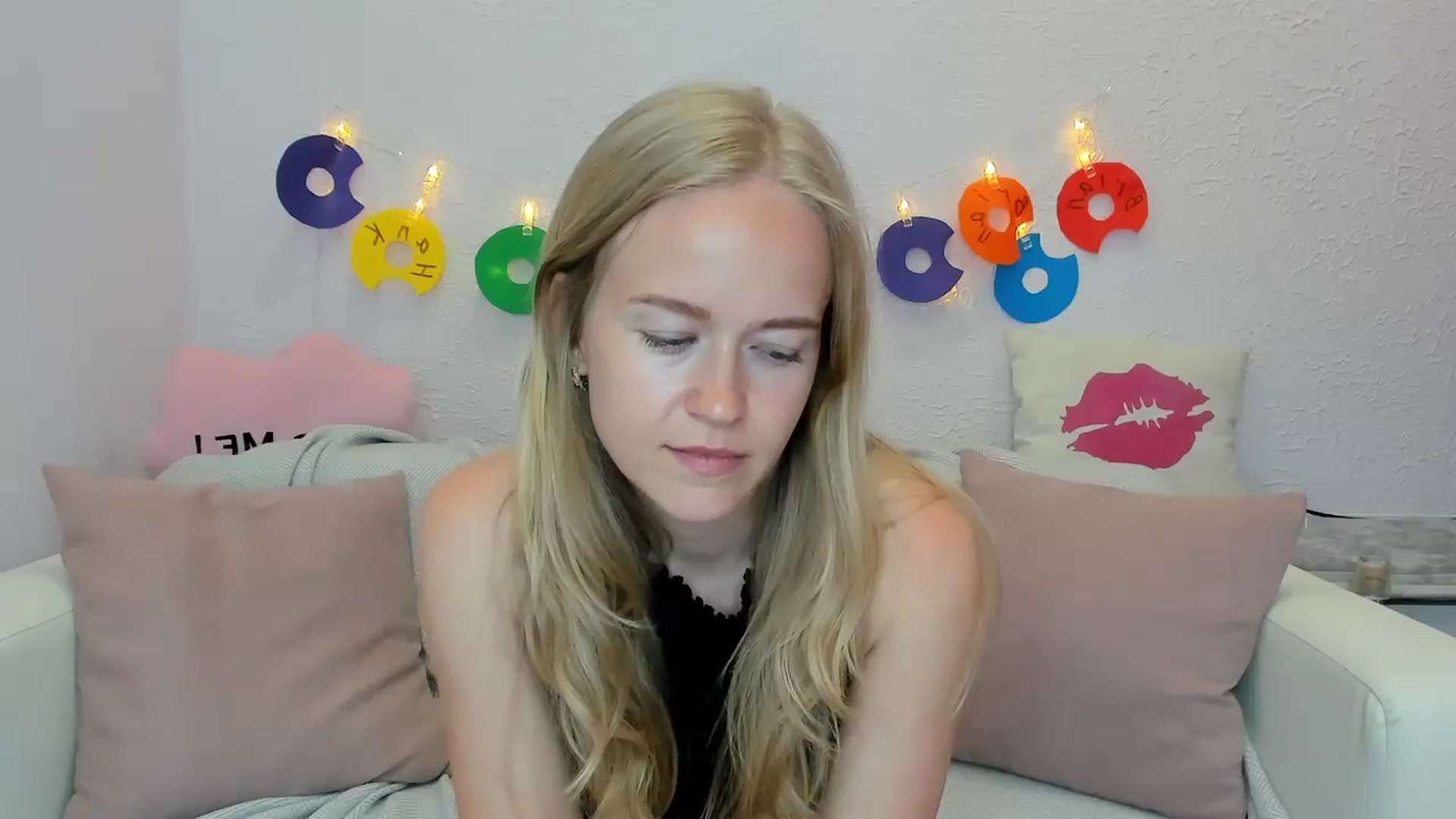 Gallery image thumbnail from Angel_Kristy's myfreecams stream on, 06/19/2024, 06:51 image 3 of 20