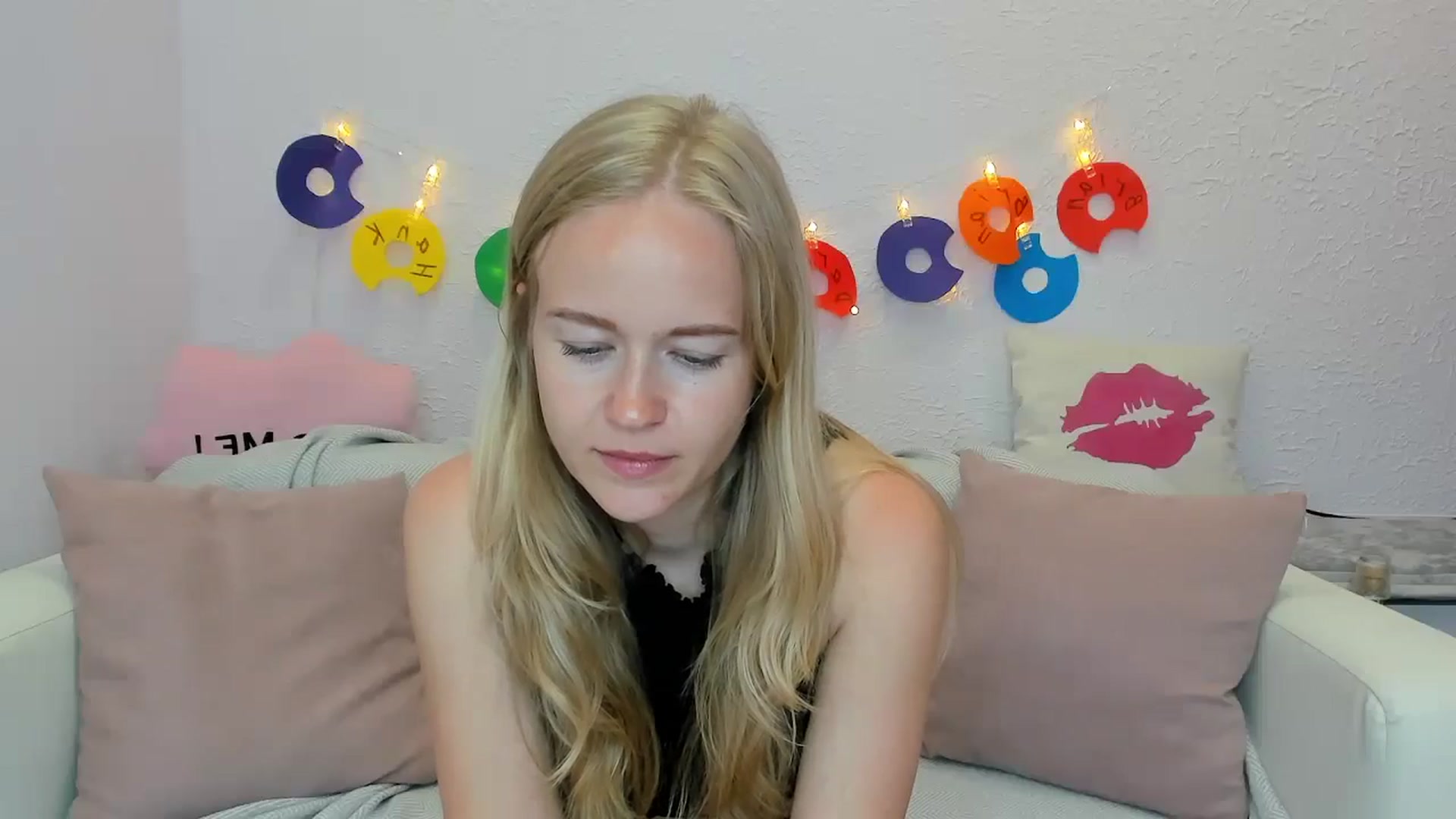 Gallery image thumbnail from Angel_Kristy's myfreecams stream on, 06/19/2024, 06:51 image 9 of 20