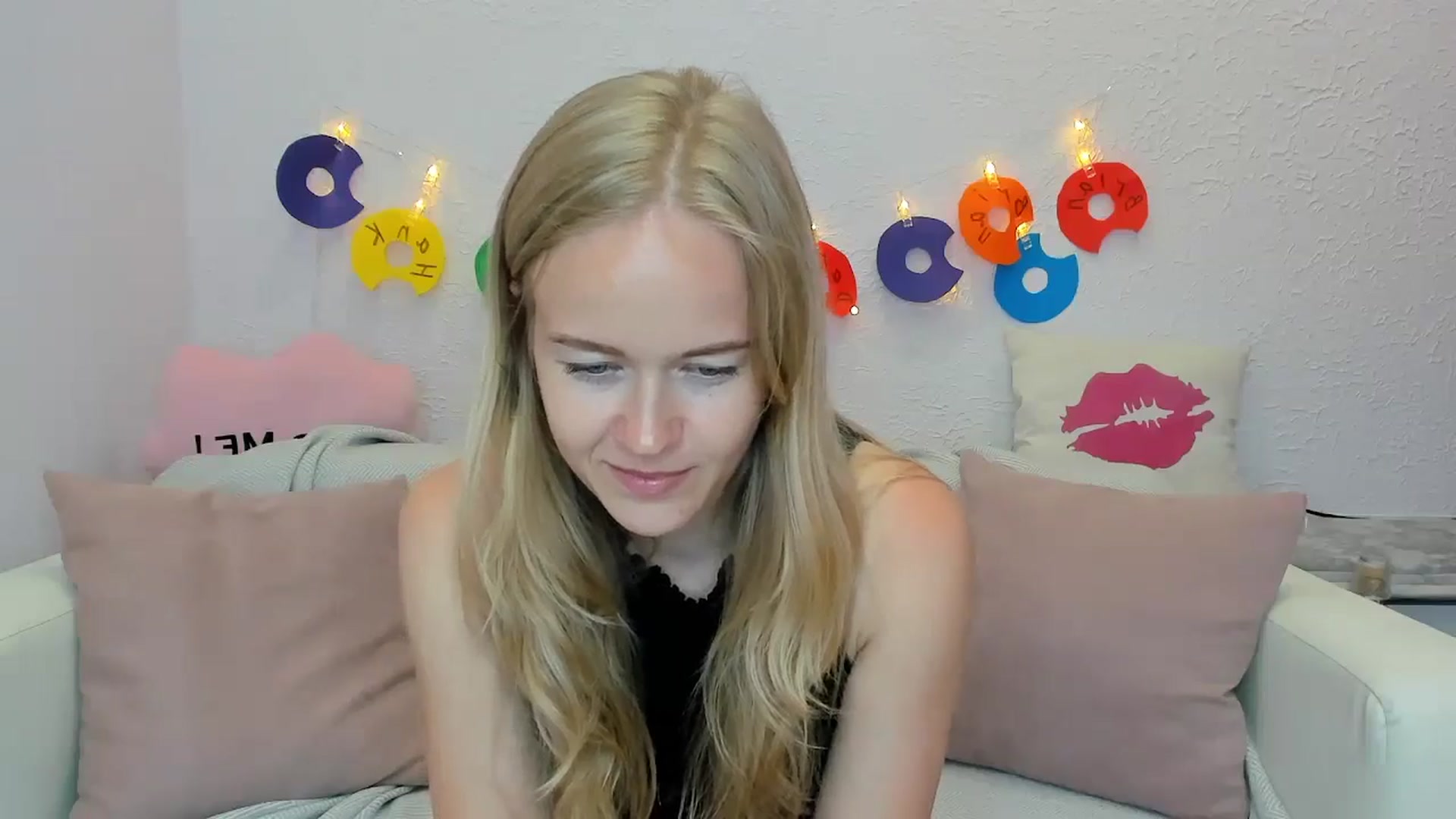 Gallery image thumbnail from Angel_Kristy's myfreecams stream on, 06/19/2024, 06:51 image 13 of 20