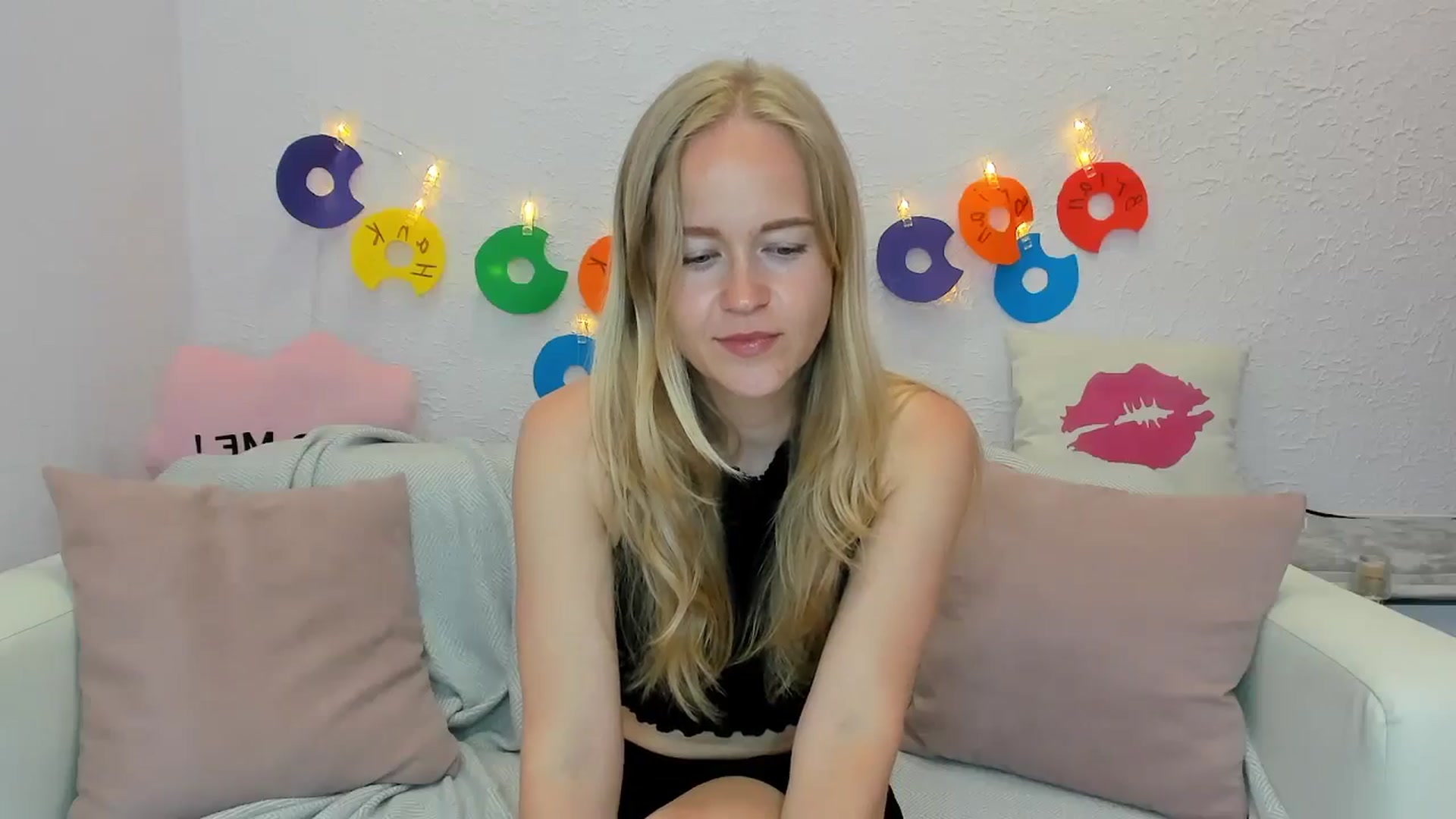 Gallery image thumbnail from Angel_Kristy's myfreecams stream on, 06/19/2024, 06:51 image 7 of 20