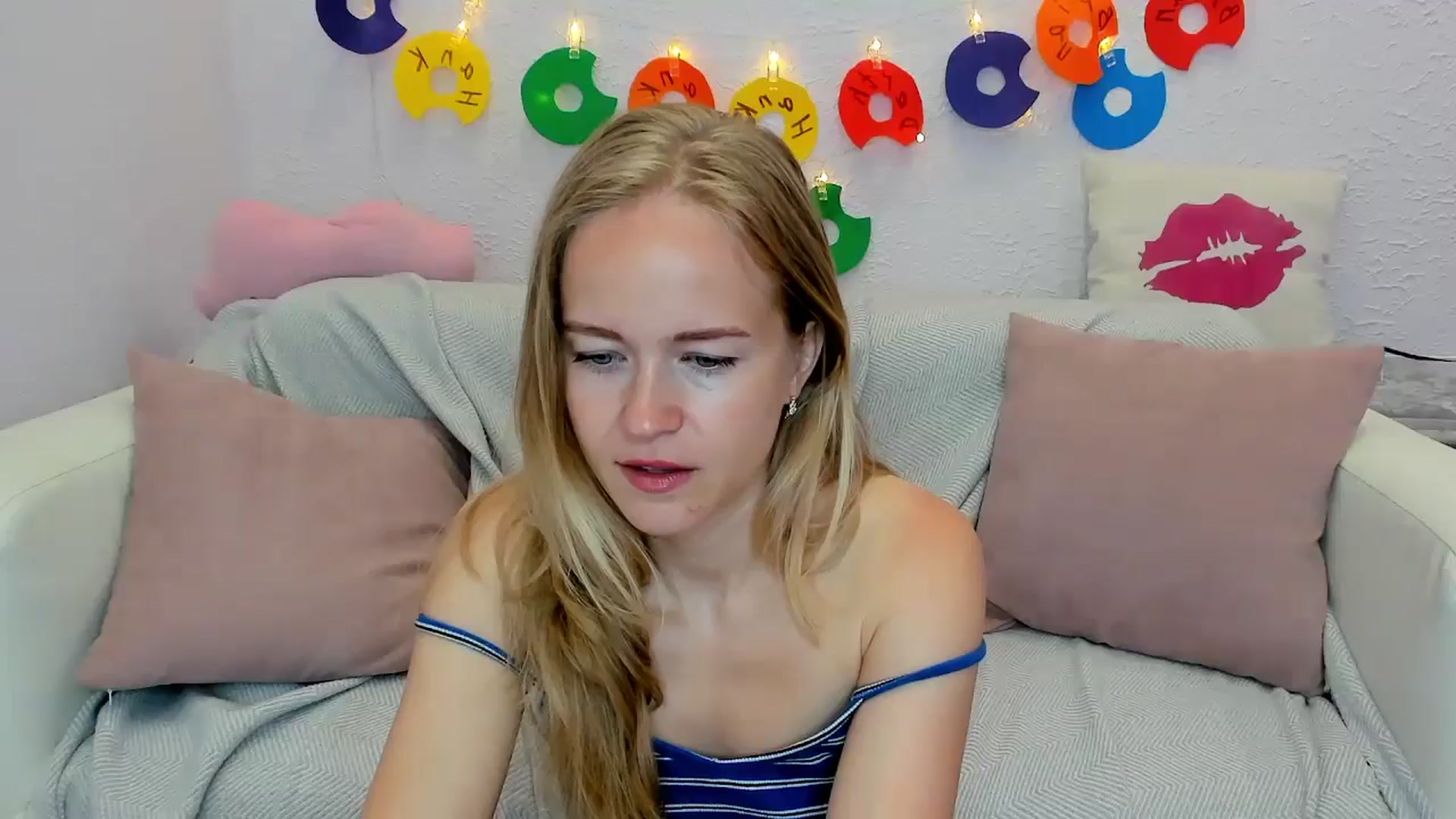 Gallery image thumbnail from Angel_Kristy's myfreecams stream on, 06/20/2024, 03:11 image 12 of 20
