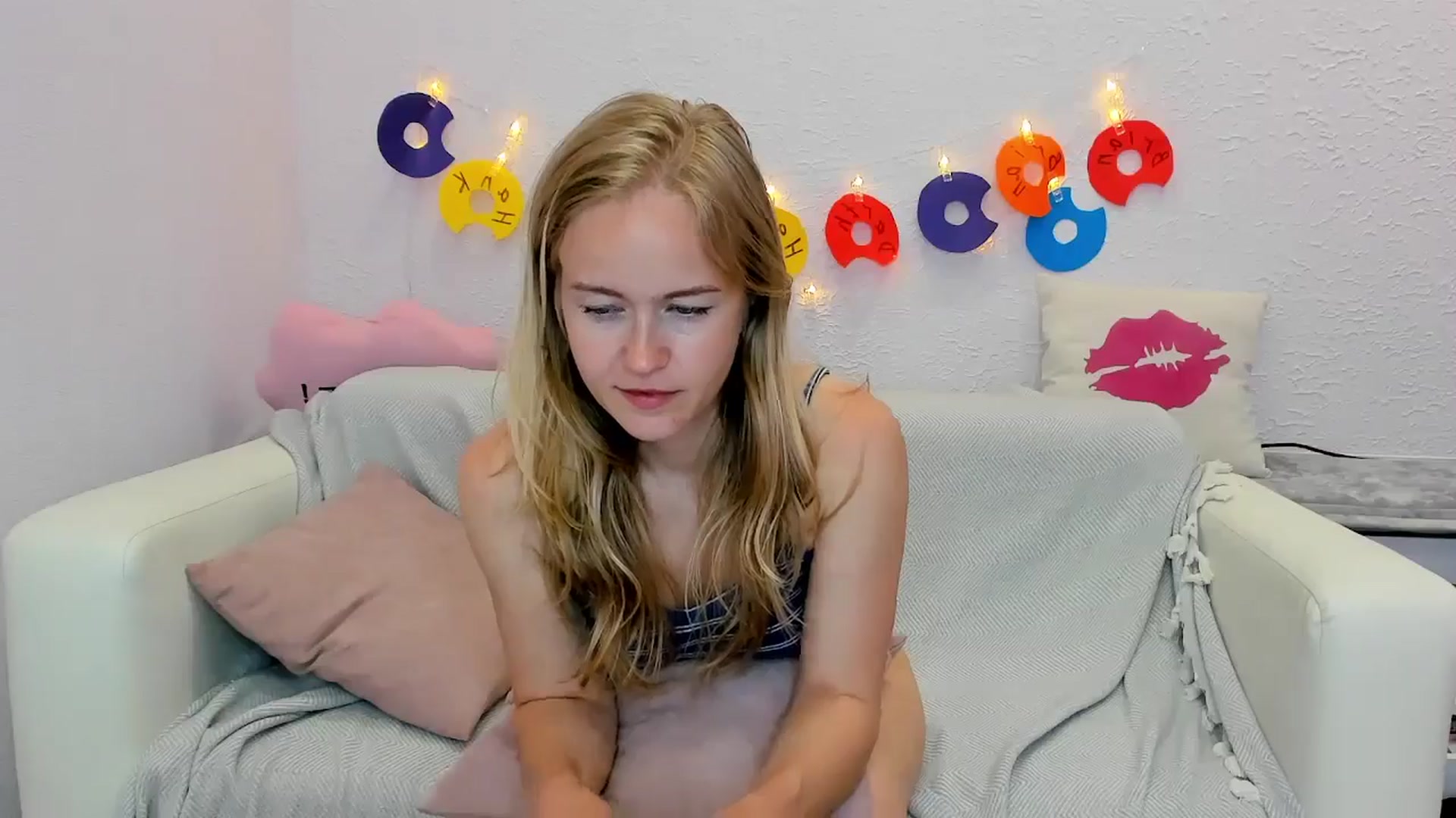 Gallery image thumbnail from Angel_Kristy's myfreecams stream on, 06/20/2024, 06:46 image 10 of 20