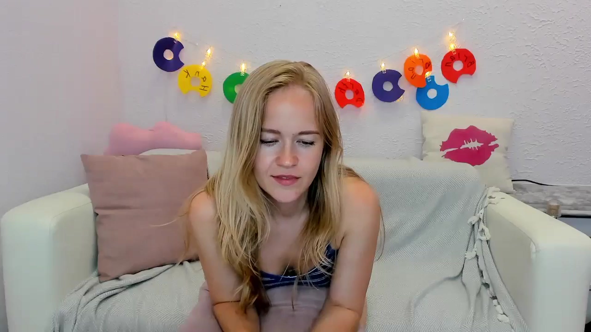 Gallery image thumbnail from Angel_Kristy's myfreecams stream on, 06/20/2024, 06:46 image 16 of 20