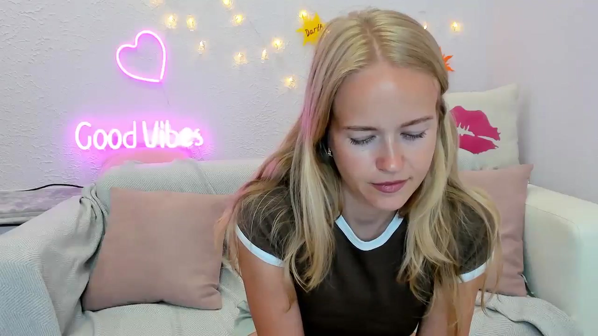 Gallery image thumbnail from Angel_Kristy's myfreecams stream on, 07/03/2024, 05:33 image 13 of 20
