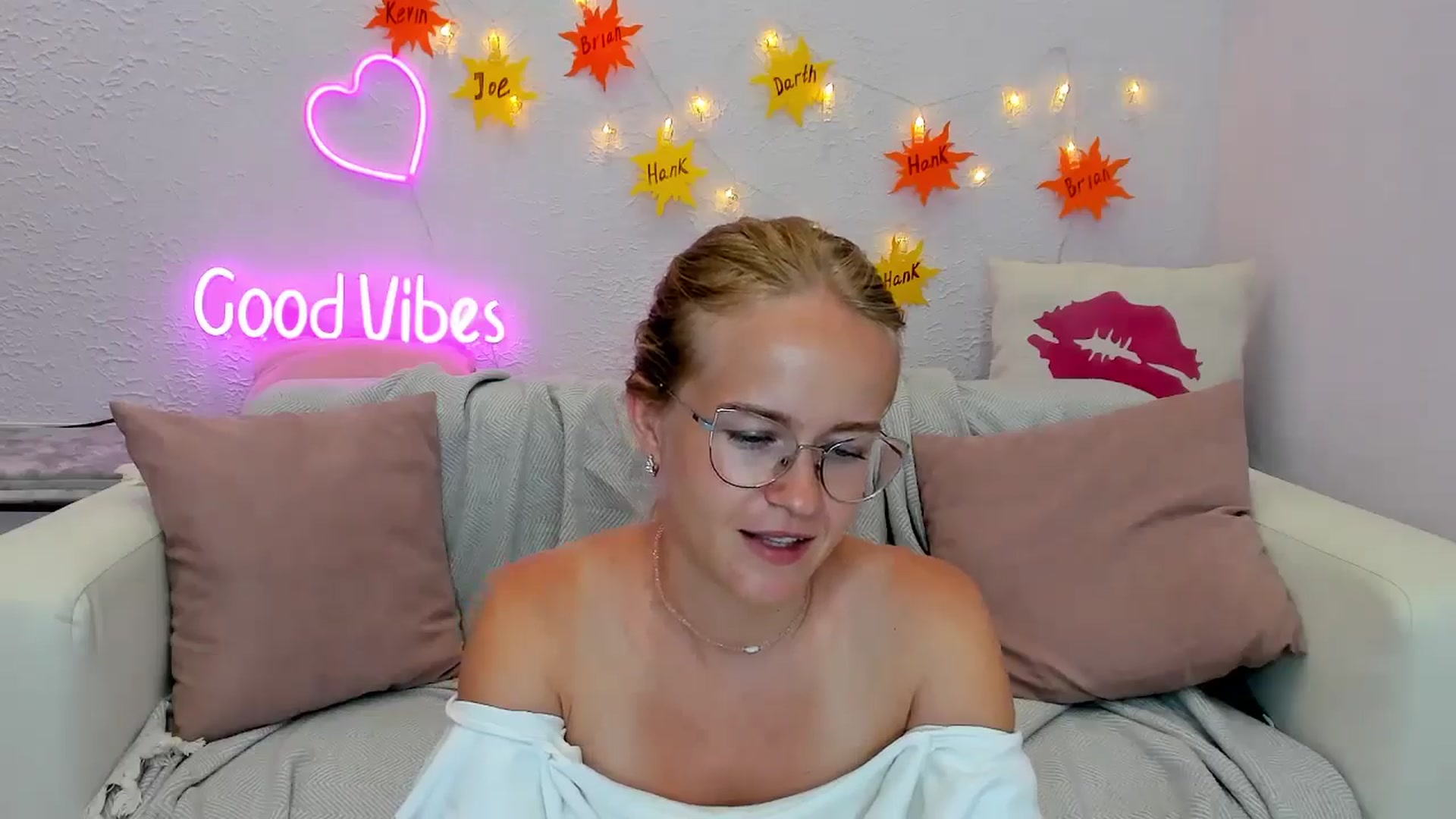 Gallery image thumbnail from Angel_Kristy's myfreecams stream on, 07/04/2024, 06:21 image 7 of 20