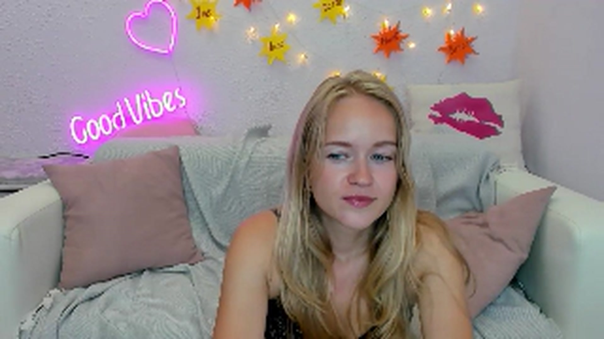 Gallery image thumbnail from Angel_Kristy's myfreecams stream on, 07/09/2024, 02:20 image 19 of 20