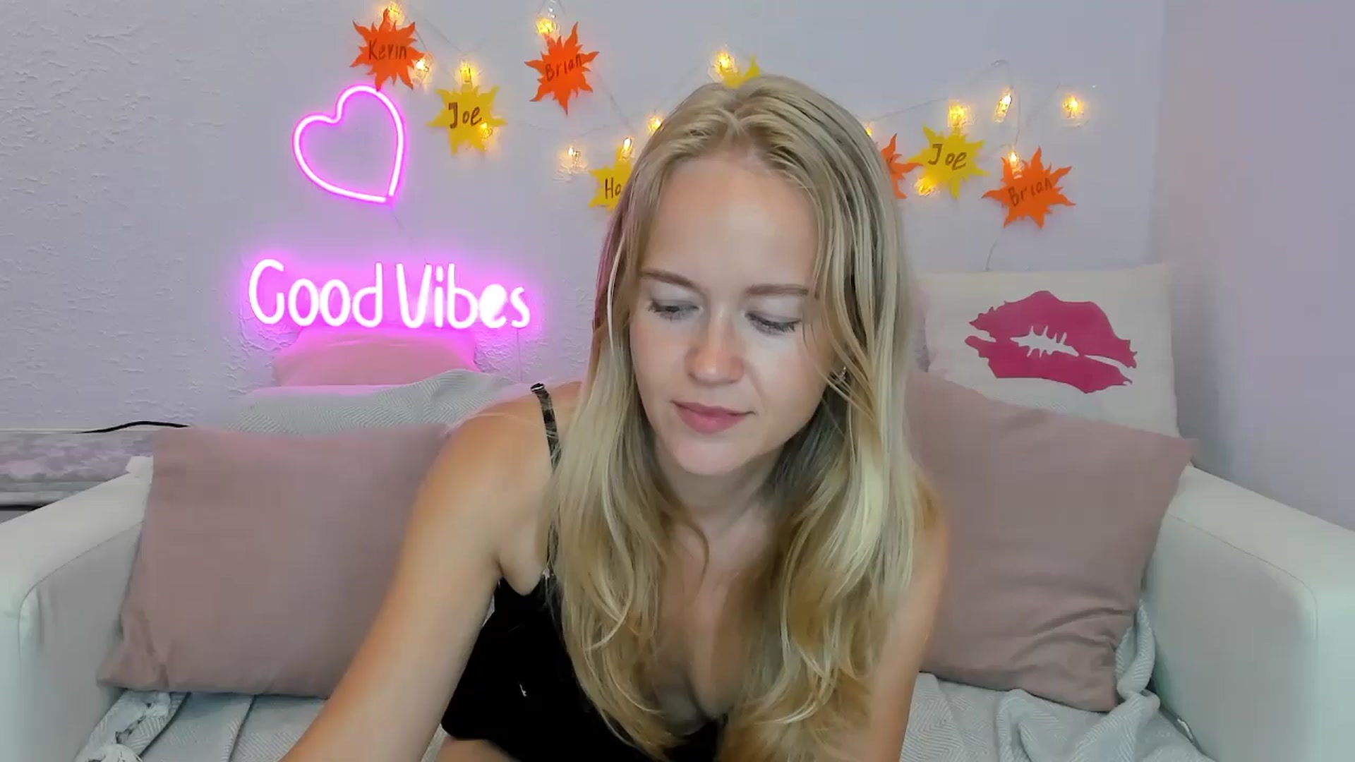 Gallery image thumbnail from Angel_Kristy's myfreecams stream on, 07/09/2024, 05:44 image 15 of 20