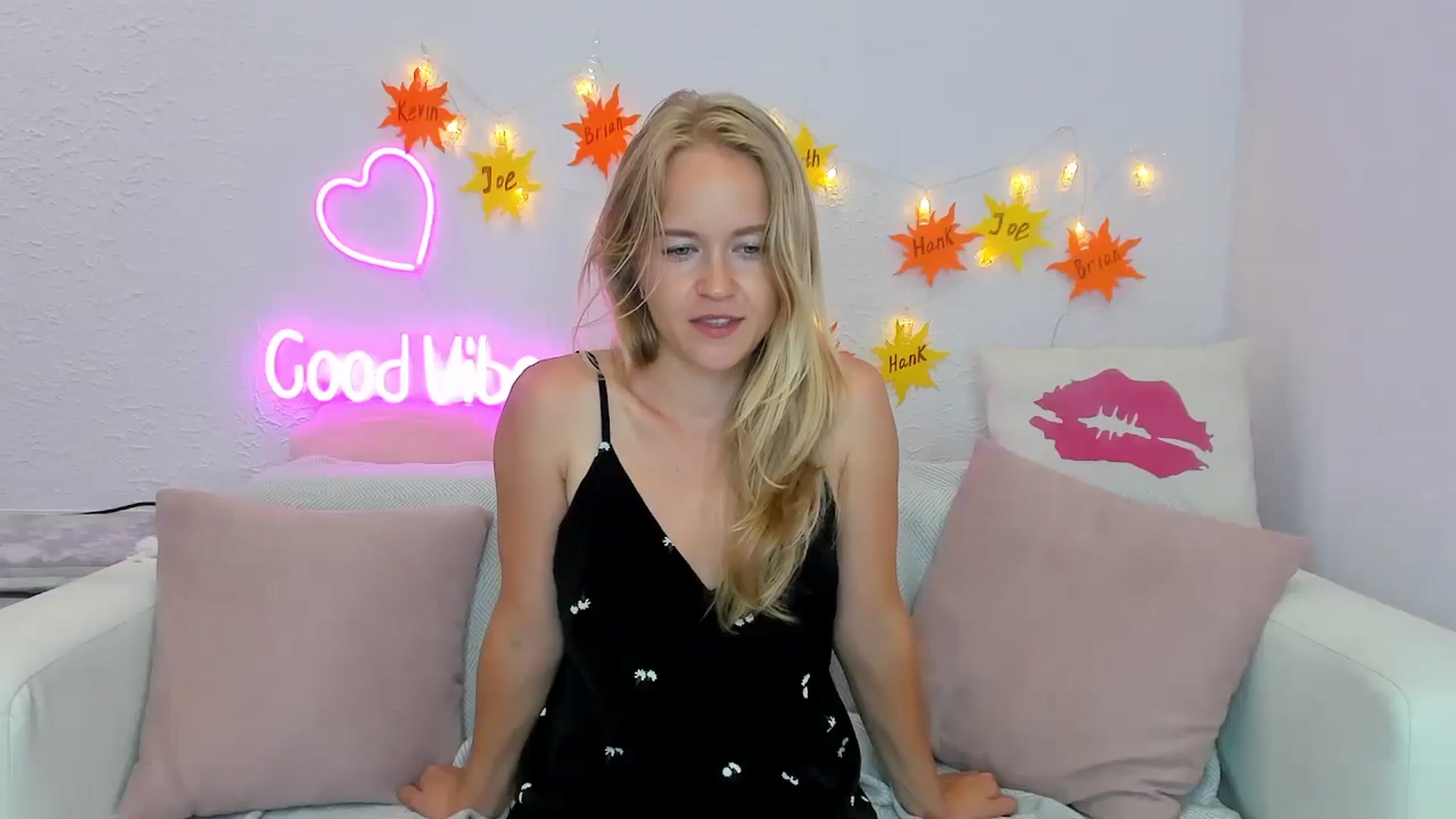 Gallery image thumbnail from Angel_Kristy's myfreecams stream on, 07/09/2024, 06:54 image 15 of 20