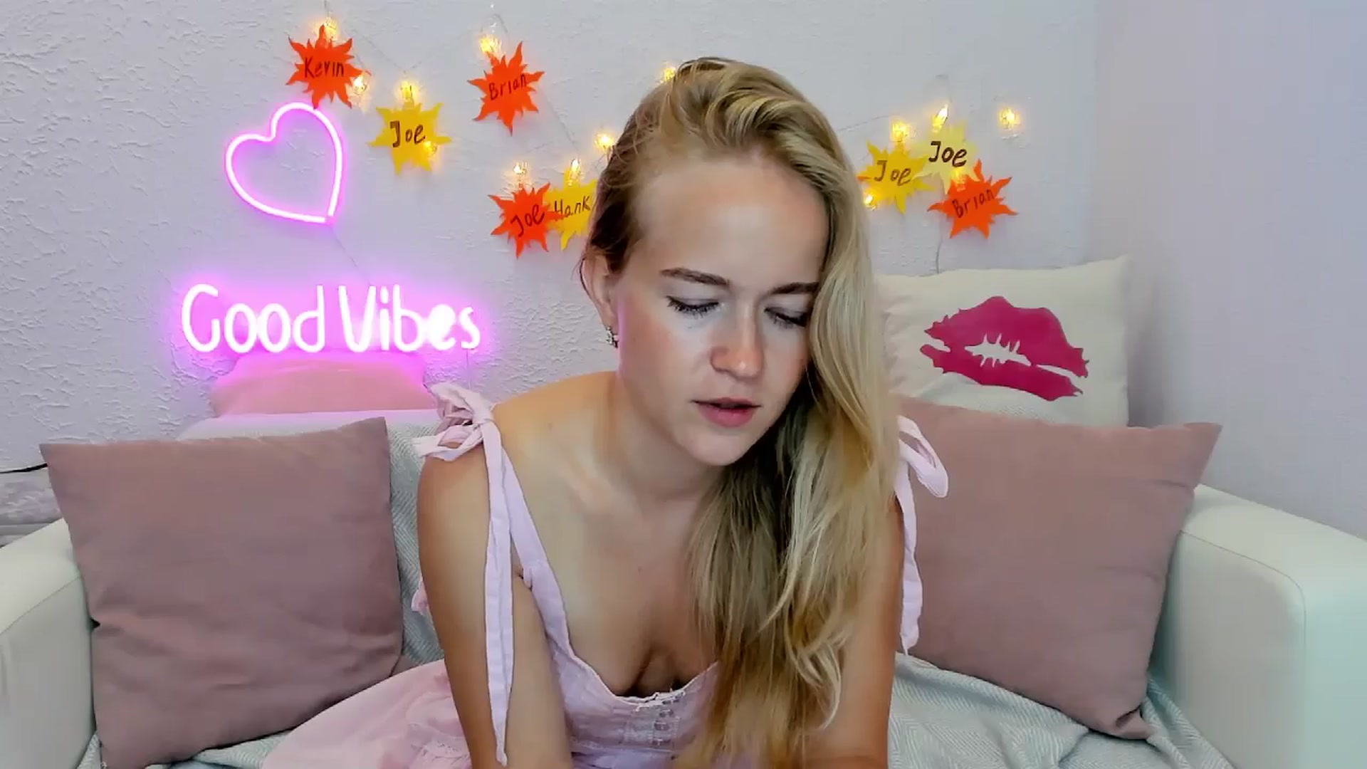 Gallery image thumbnail from Angel_Kristy's myfreecams stream on, 07/13/2024, 02:29 image 13 of 20
