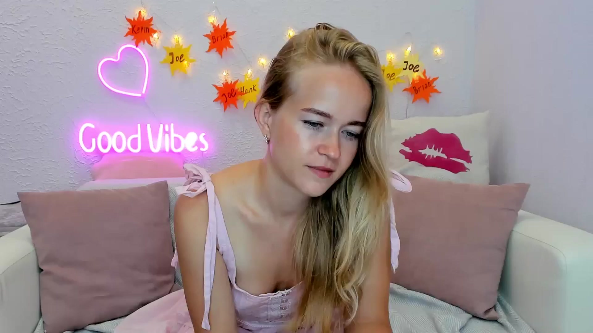 Gallery image thumbnail from Angel_Kristy's myfreecams stream on, 07/13/2024, 02:29 image 17 of 20
