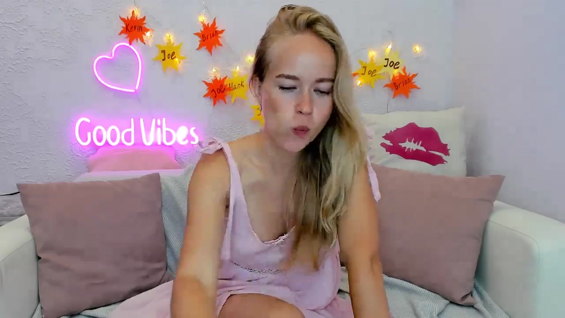 Gallery image thumbnail from Angel_Kristy's myfreecams stream on, 07/13/2024, 02:29 image 12 of 20