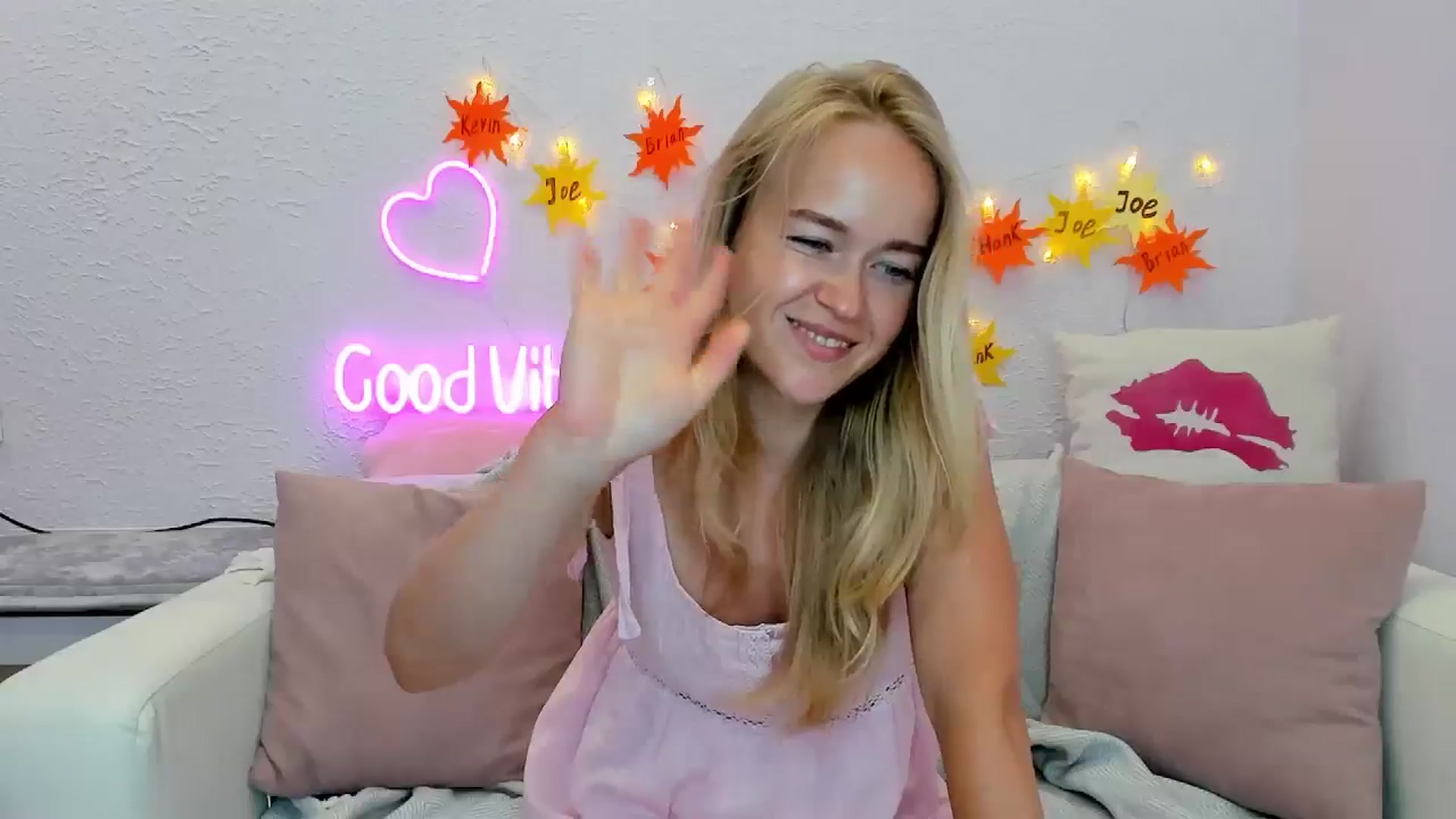 Gallery image thumbnail from Angel_Kristy's myfreecams stream on, 07/13/2024, 06:57 image 2 of 20