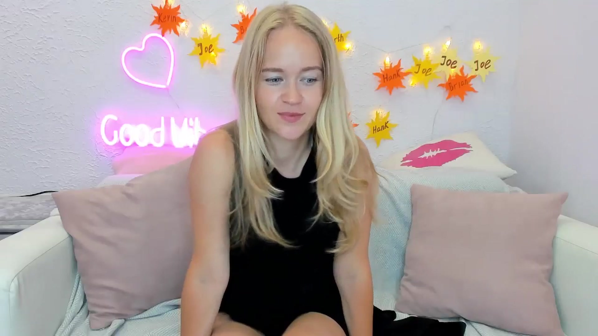 Gallery image thumbnail from Angel_Kristy's myfreecams stream on, 07/17/2024, 03:49 image 18 of 20