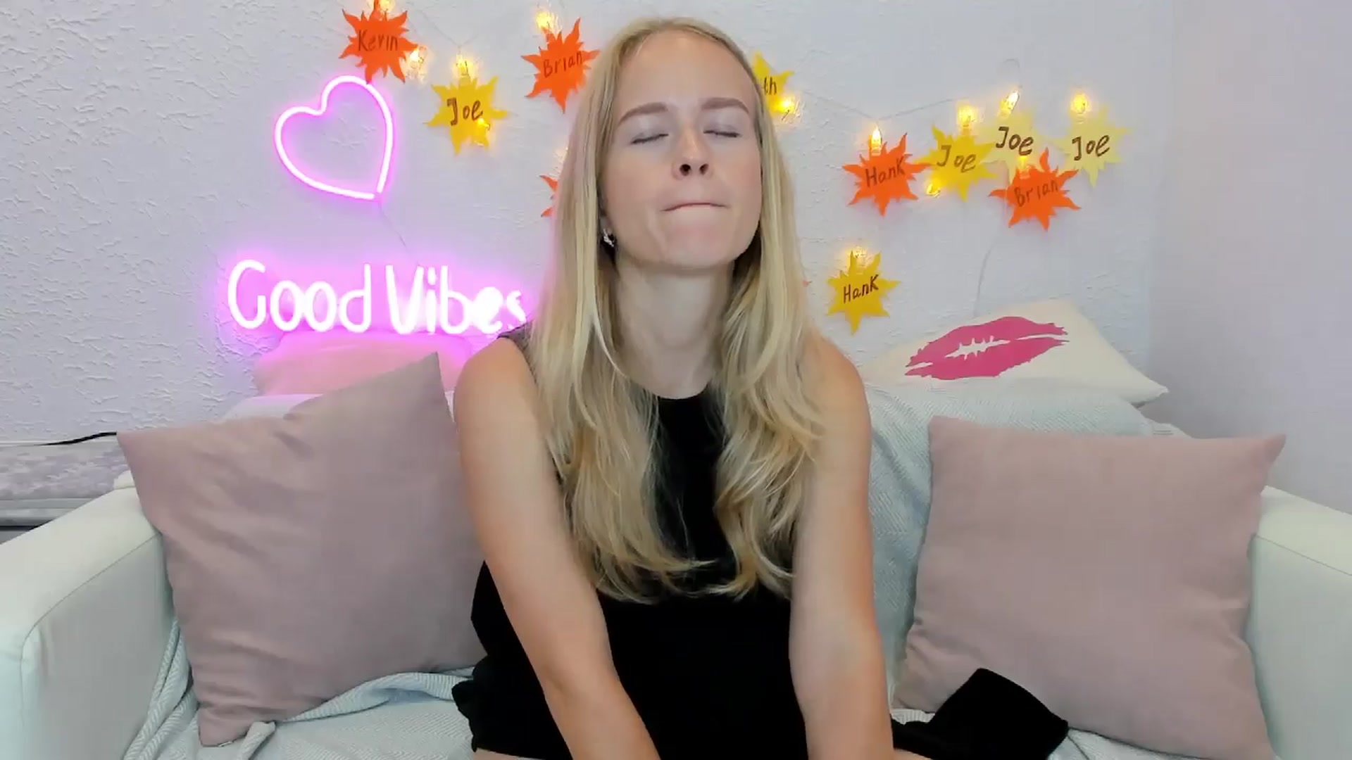 Gallery image thumbnail from Angel_Kristy's myfreecams stream on, 07/17/2024, 03:49 image 13 of 20