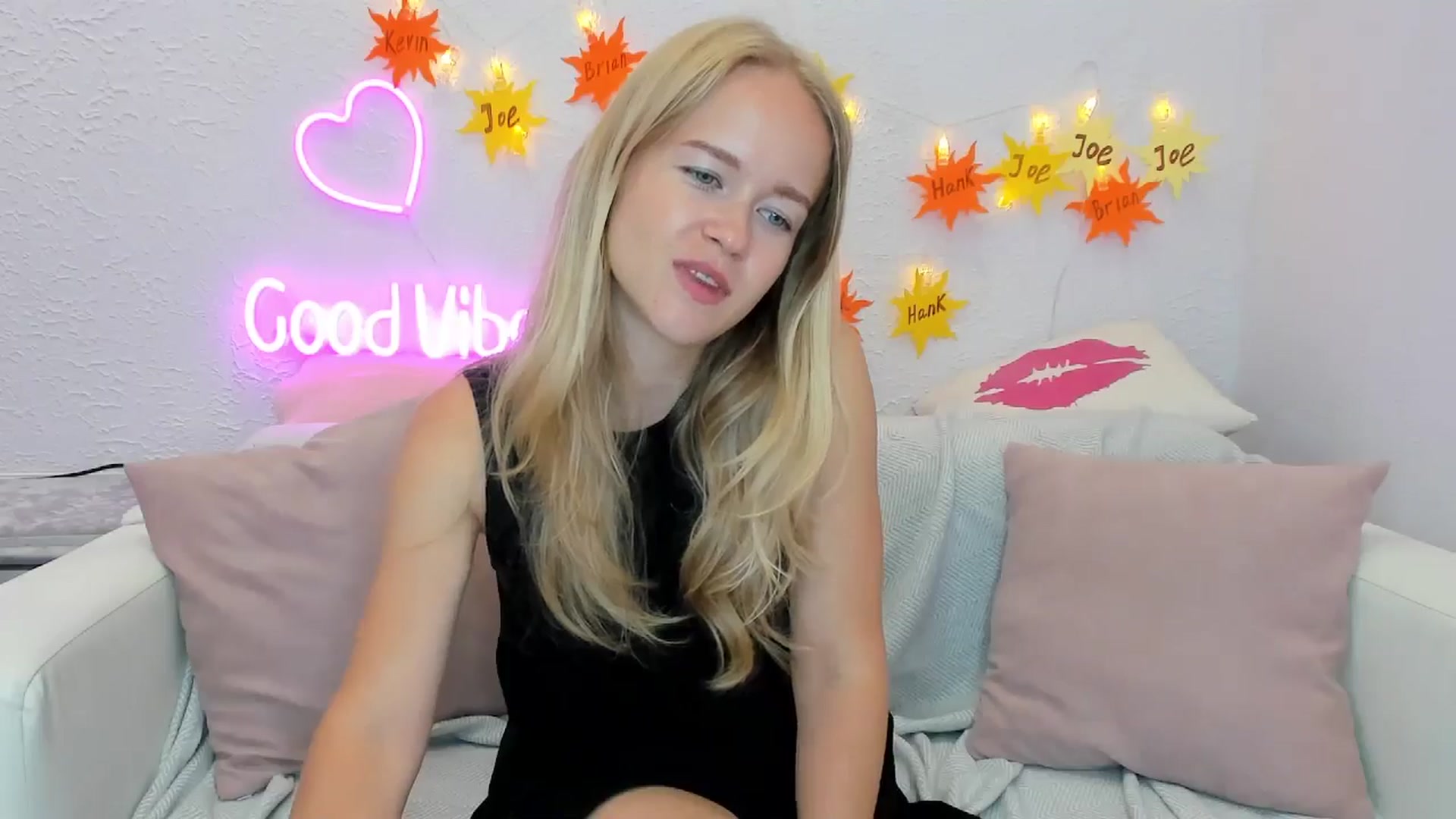Gallery image thumbnail from Angel_Kristy's myfreecams stream on, 07/17/2024, 03:49 image 8 of 20