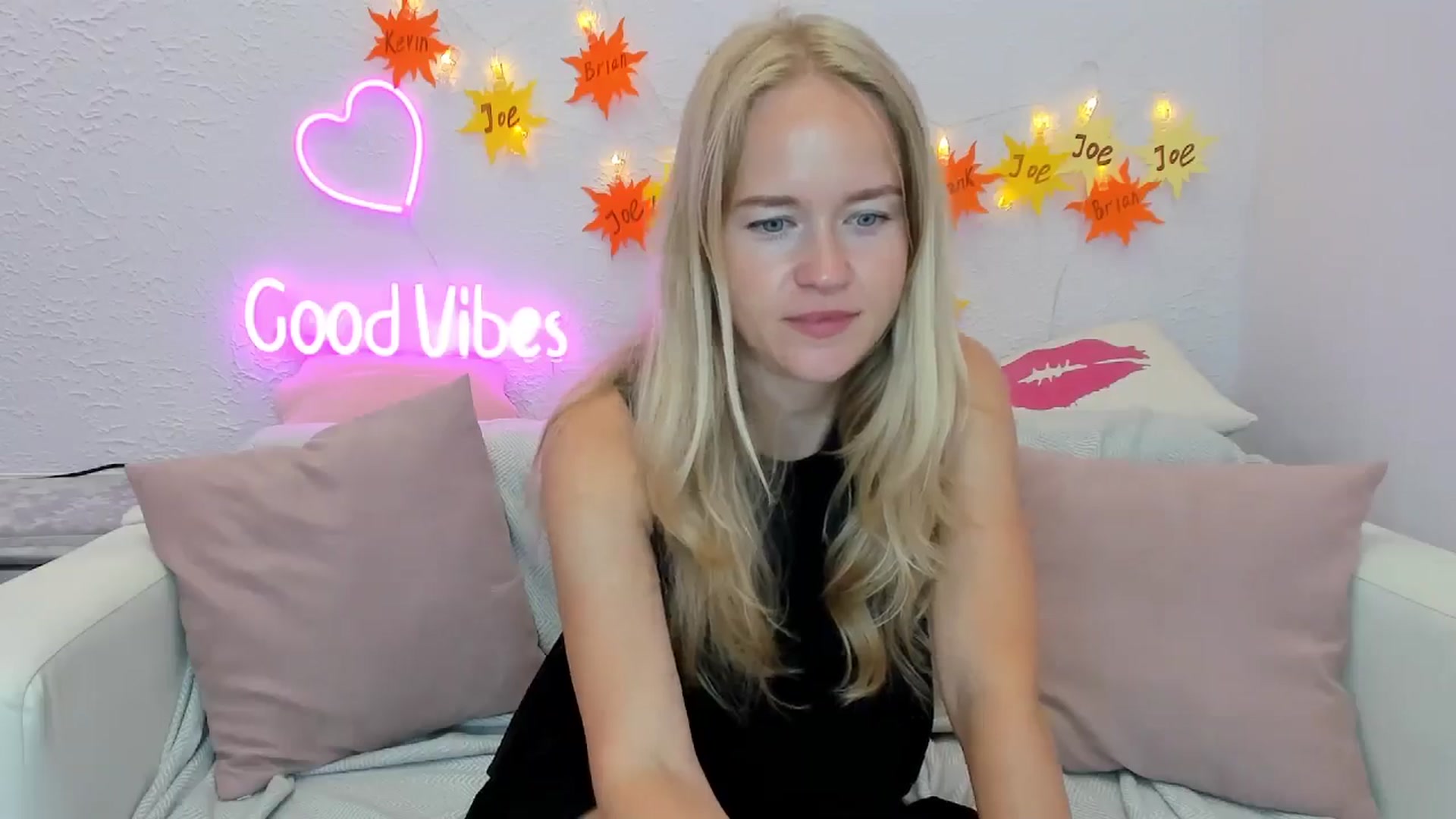 Gallery image thumbnail from Angel_Kristy's myfreecams stream on, 07/17/2024, 03:49 image 3 of 20