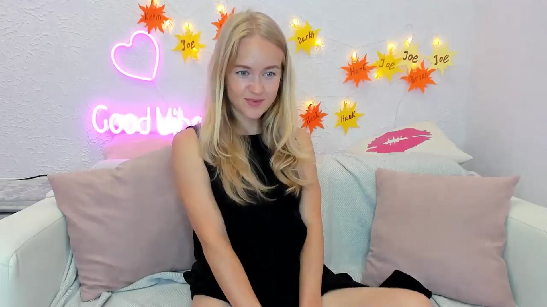 Gallery image thumbnail from Angel_Kristy's myfreecams stream on, 07/17/2024, 03:49 image 11 of 20