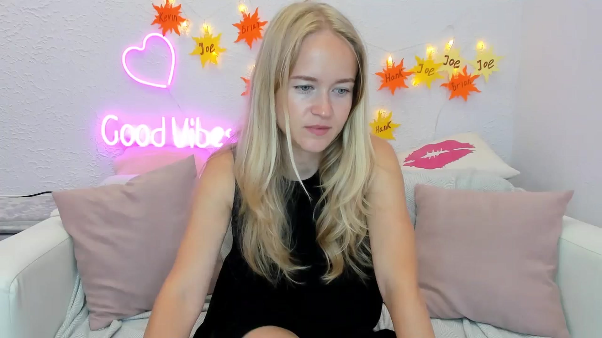 Gallery image thumbnail from Angel_Kristy's myfreecams stream on, 07/17/2024, 03:49 image 4 of 20