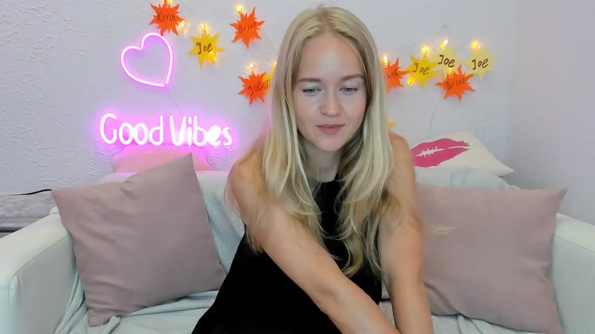 Gallery image thumbnail from Angel_Kristy's myfreecams stream on, 07/17/2024, 03:49 image 1 of 20