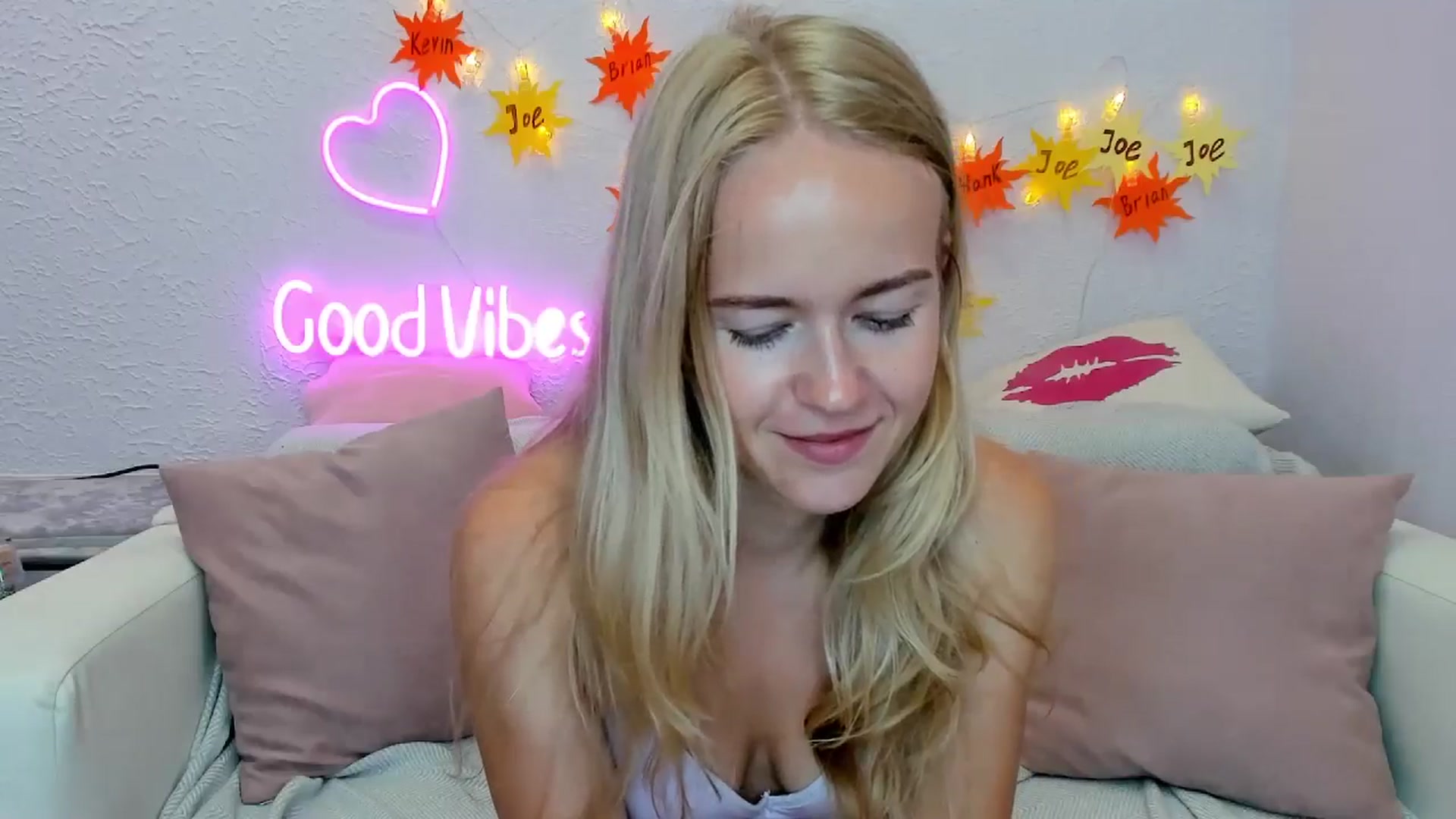 Gallery image thumbnail from Angel_Kristy's myfreecams stream on, 07/17/2024, 04:13 image 6 of 20