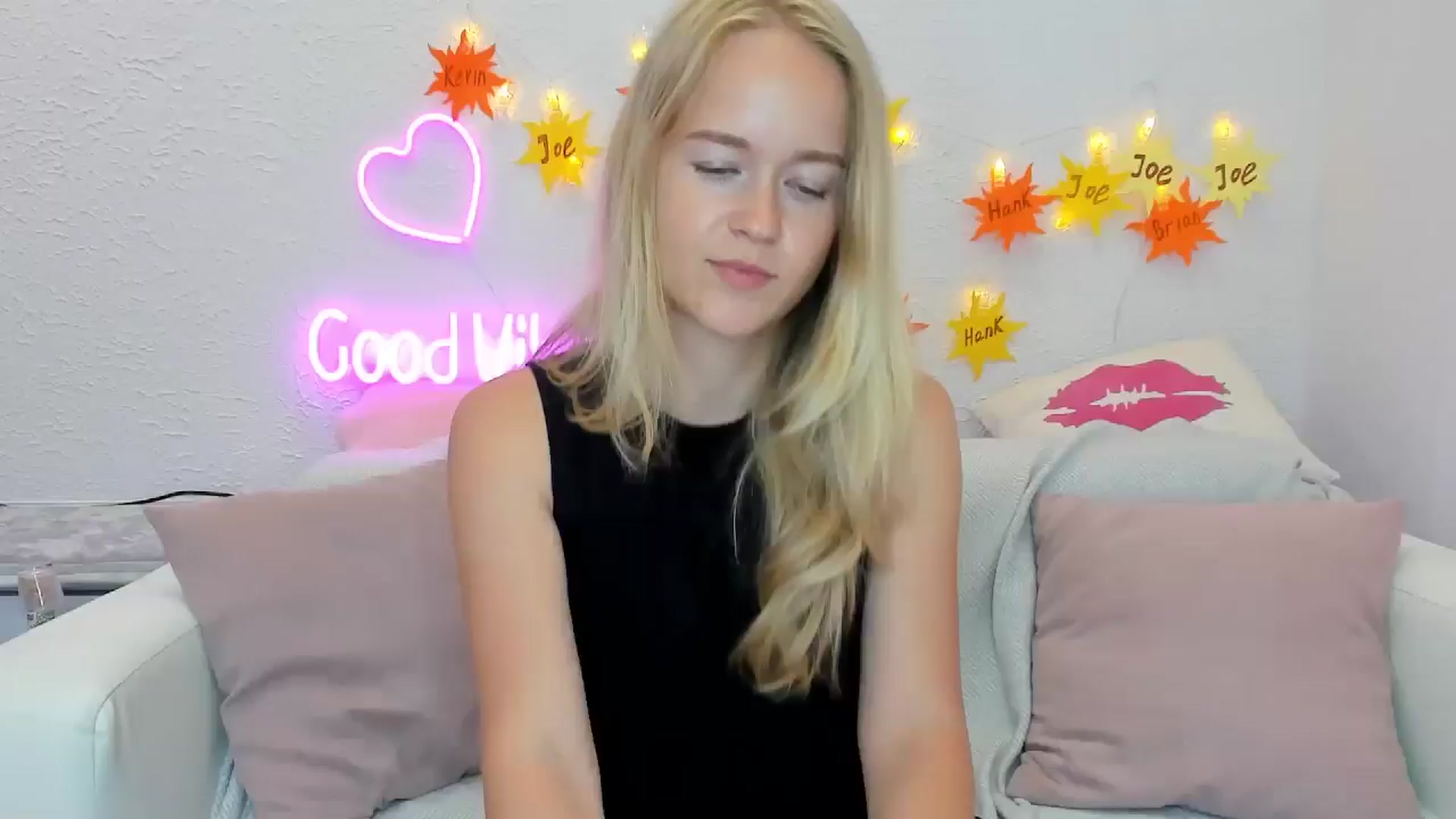 Gallery image thumbnail from Angel_Kristy's myfreecams stream on, 07/17/2024, 06:55 image 6 of 20