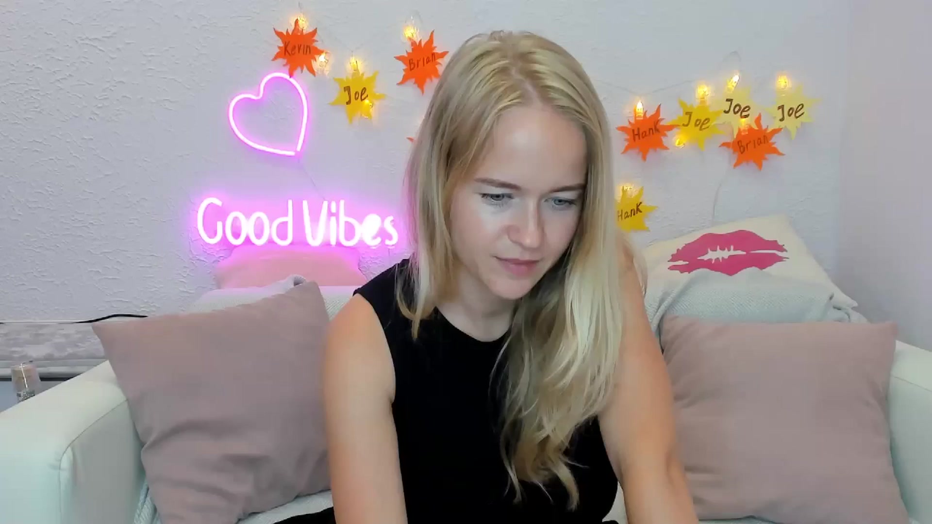 Gallery image thumbnail from Angel_Kristy's myfreecams stream on, 07/17/2024, 06:55 image 13 of 20