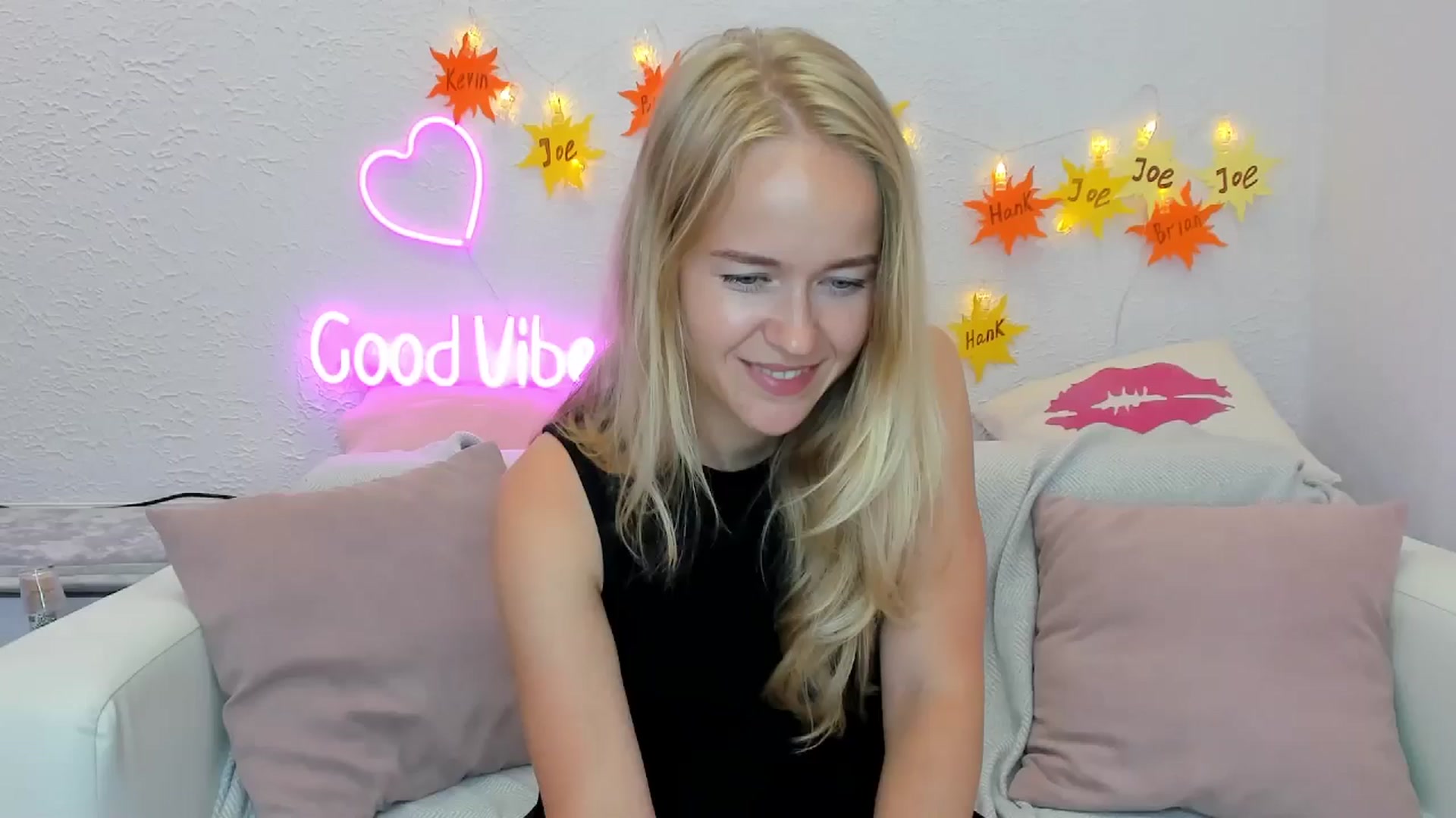 Gallery image thumbnail from Angel_Kristy's myfreecams stream on, 07/17/2024, 06:55 image 4 of 20