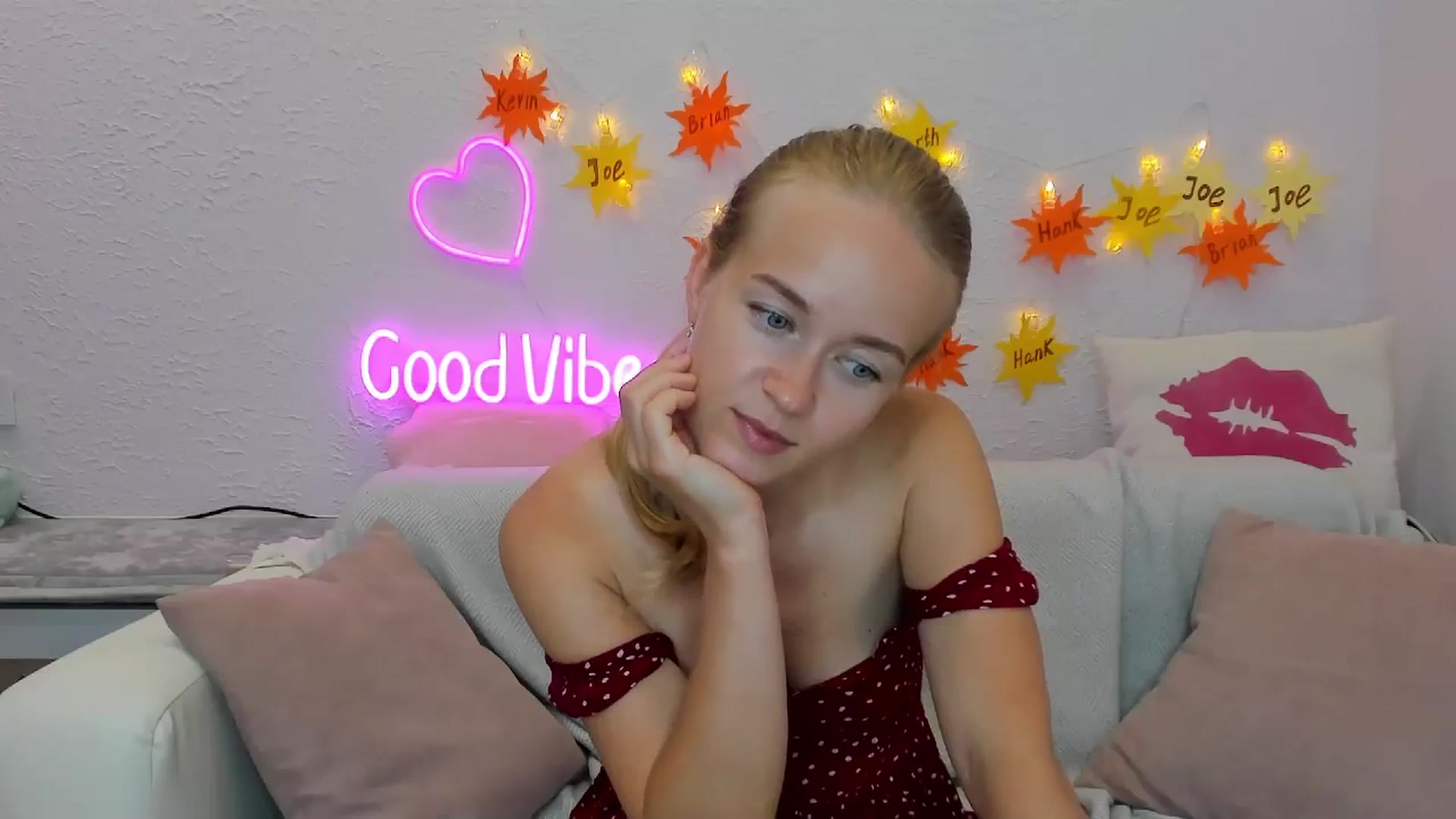 Gallery image thumbnail from Angel_Kristy's myfreecams stream on, 07/18/2024, 06:02 image 18 of 20