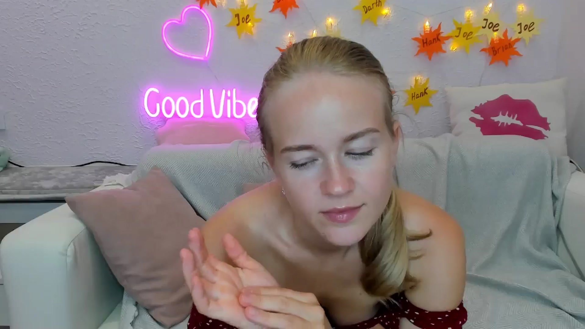 Gallery image thumbnail from Angel_Kristy's myfreecams stream on, 07/18/2024, 06:02 image 14 of 20
