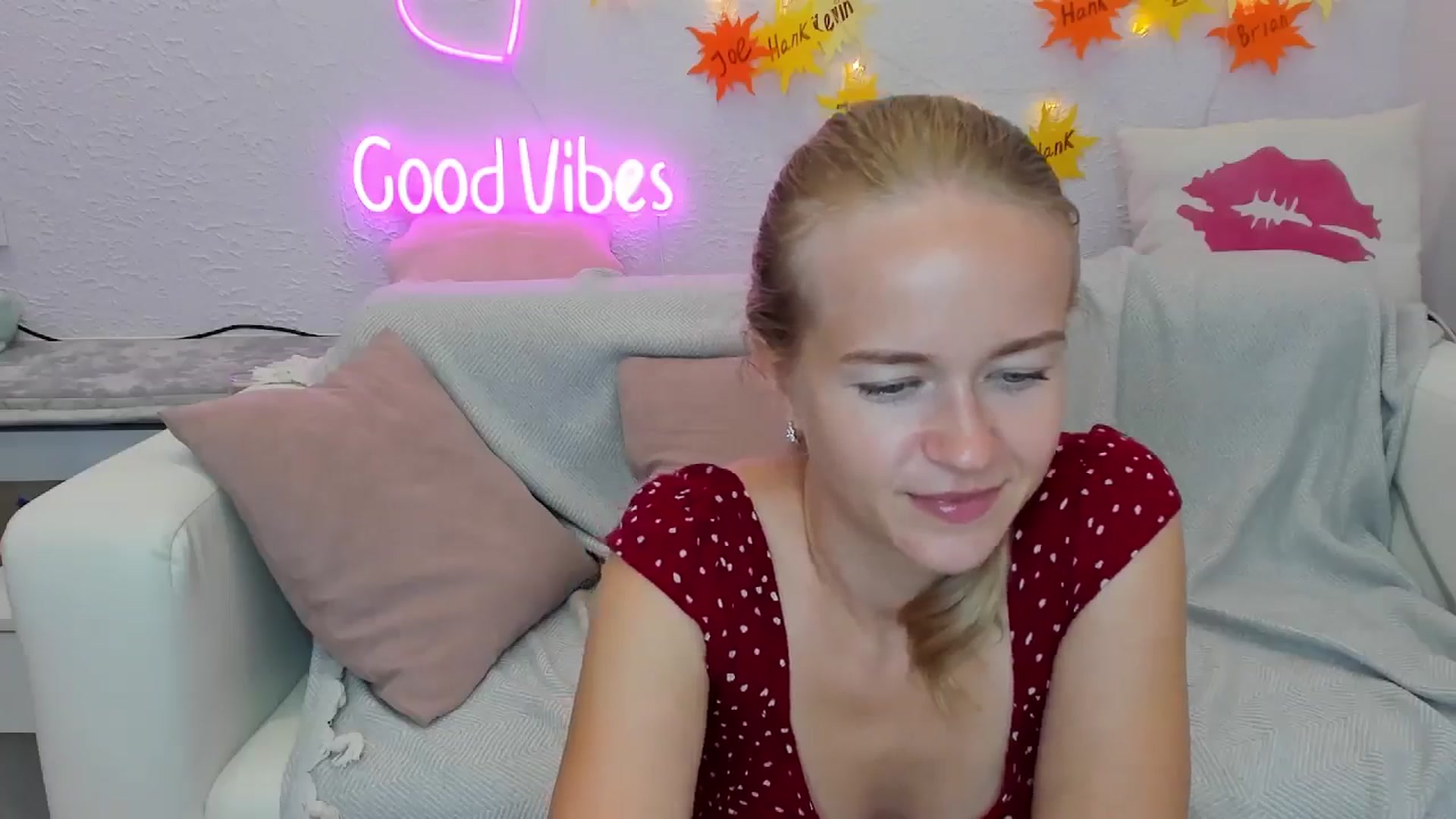 Gallery image thumbnail from Angel_Kristy's myfreecams stream on, 07/18/2024, 06:02 image 12 of 20