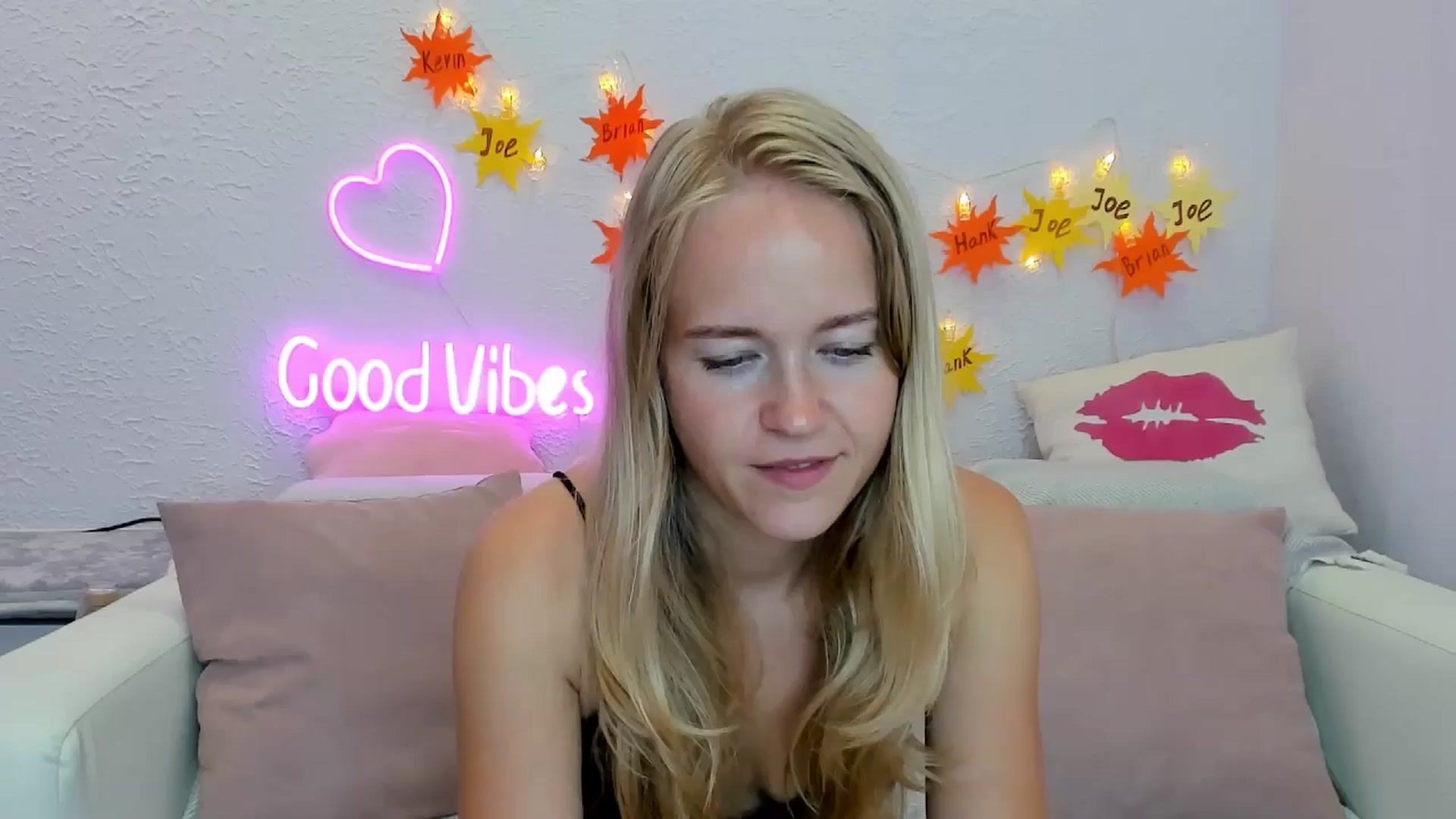 Gallery image thumbnail from Angel_Kristy's myfreecams stream on, 07/22/2024, 07:04 image 1 of 20
