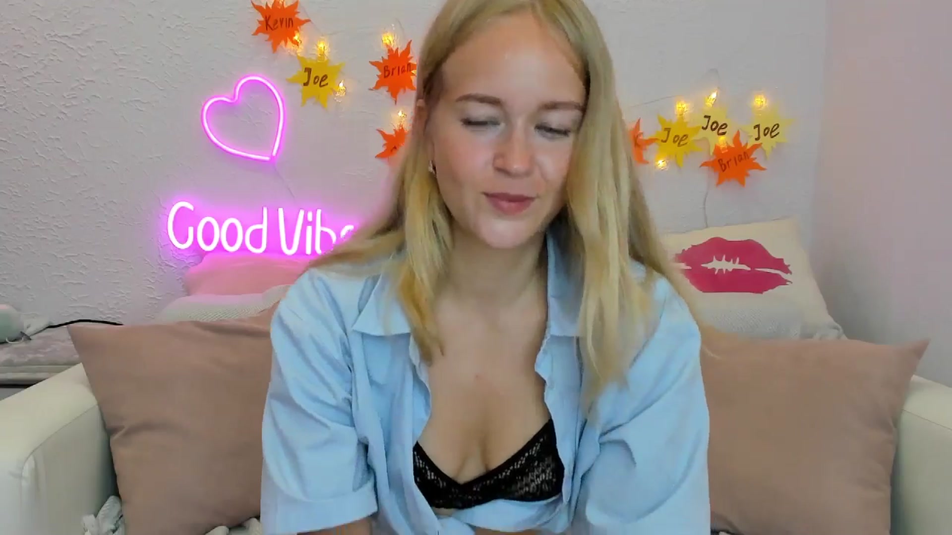 Gallery image thumbnail from Angel_Kristy's myfreecams stream on, 07/23/2024, 02:46 image 6 of 20