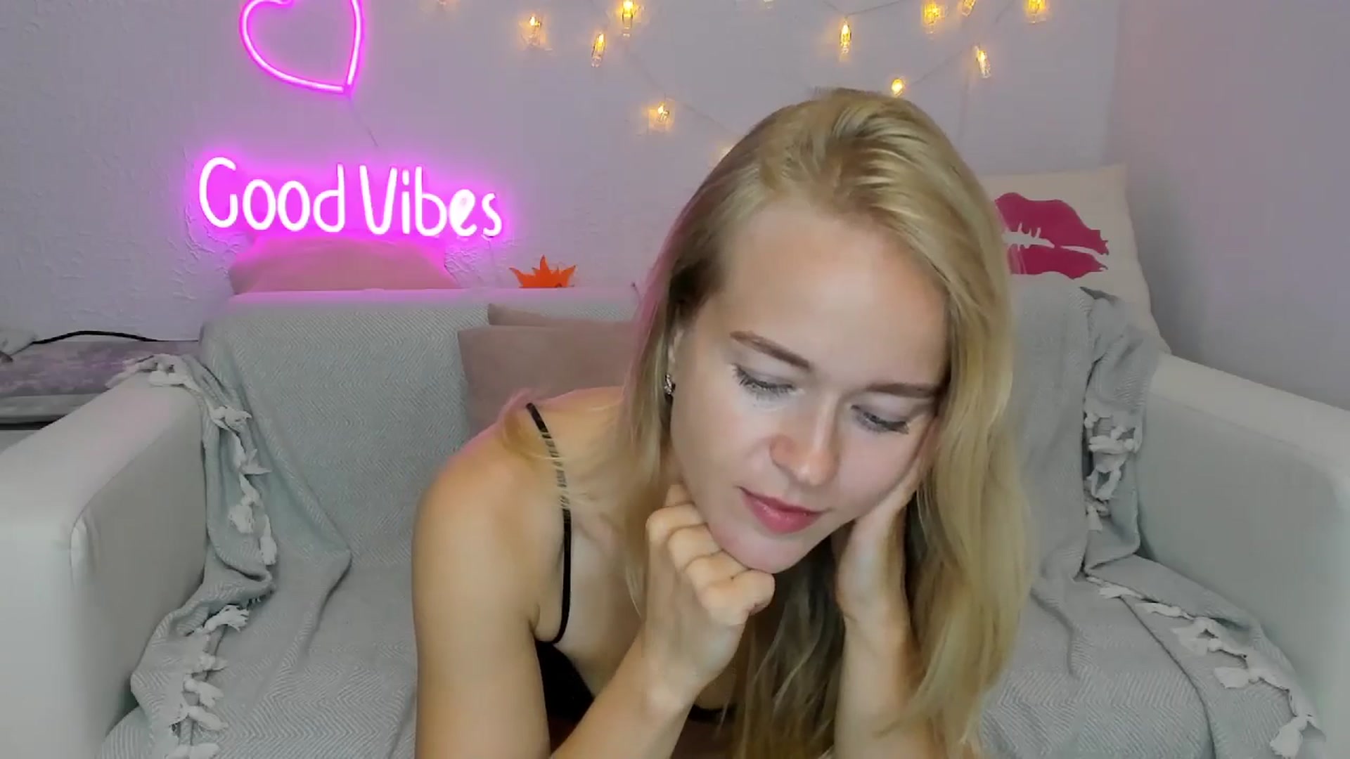 Gallery image thumbnail from Angel_Kristy's myfreecams stream on, 08/05/2024, 03:32 image 19 of 20