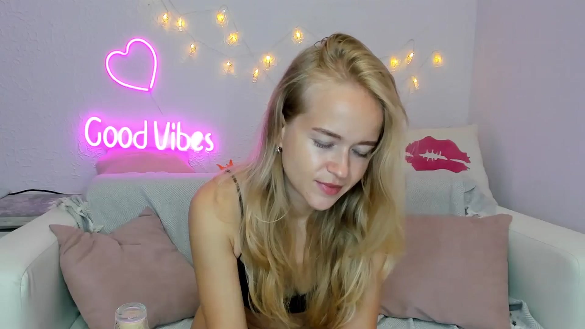 Gallery image thumbnail from Angel_Kristy's myfreecams stream on, 08/05/2024, 03:32 image 9 of 20