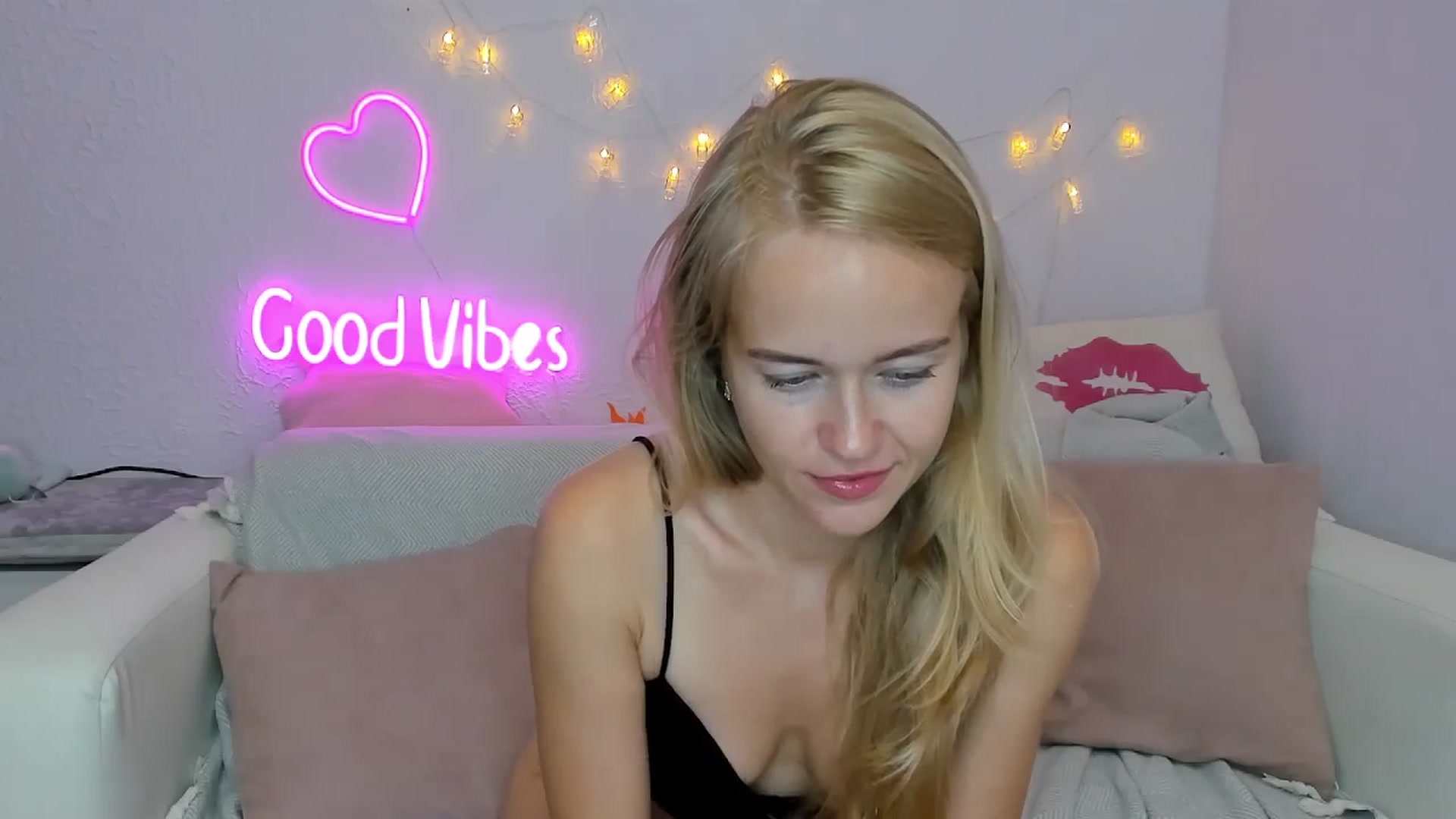 Gallery image thumbnail from Angel_Kristy's myfreecams stream on, 08/05/2024, 05:29 image 8 of 20